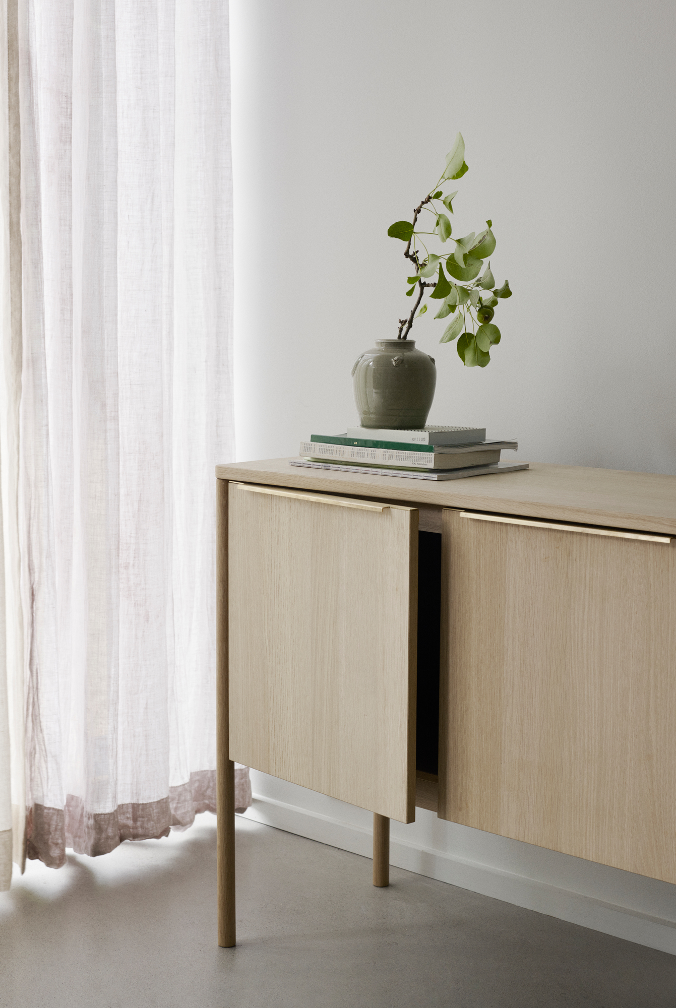 Jut Cabinet Sideboard Eiche FSC Mix Skagerak