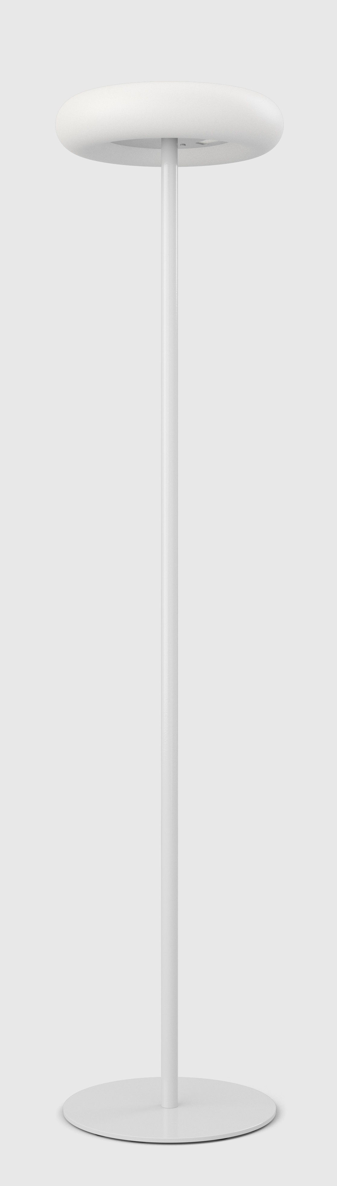 Weiße Oto Stehleuchte mit rundem Fuß und warmweißem Licht, modernes Design.