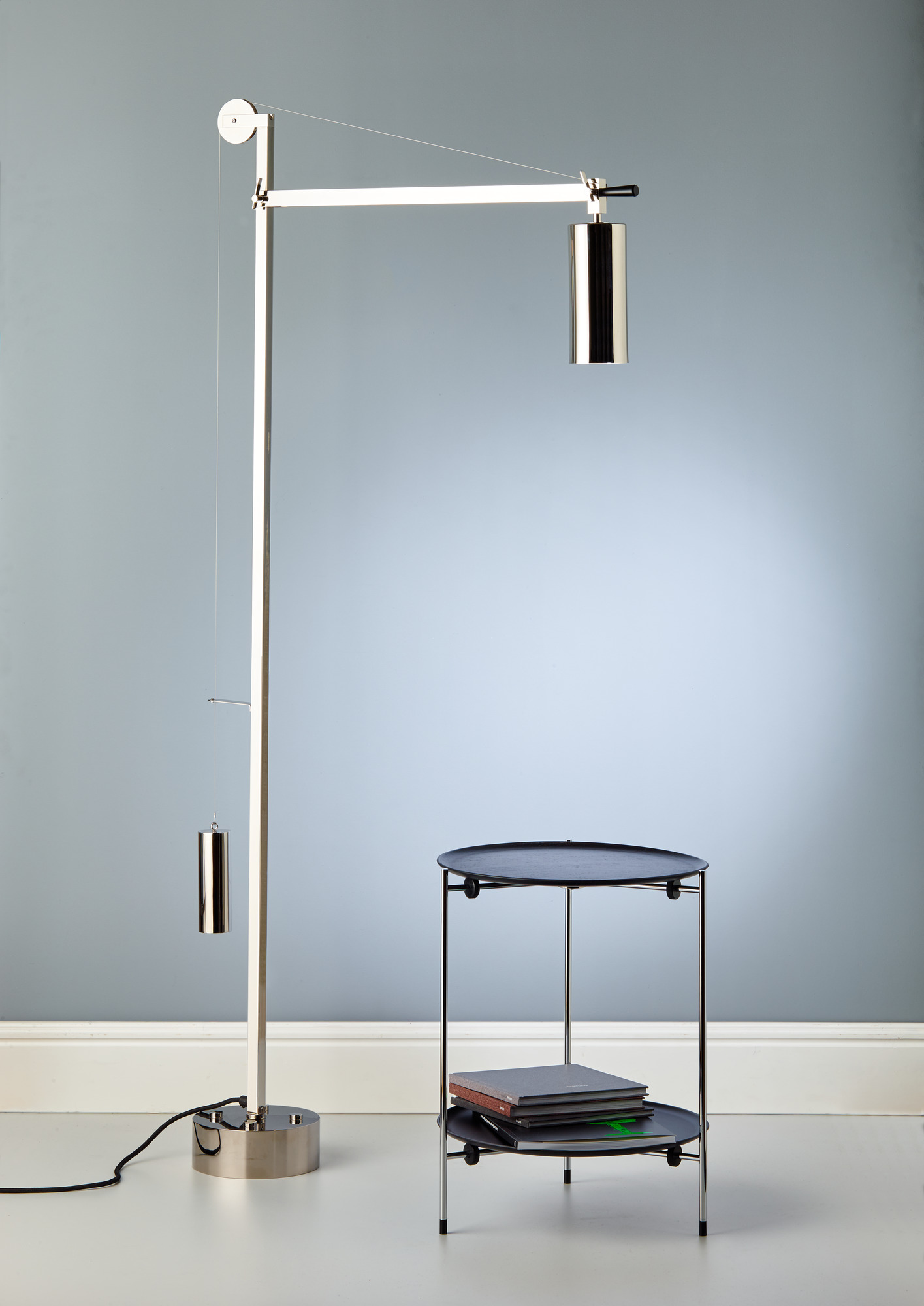 Bauhaus BH 23 Stehleuchte mit Gegengewicht Tecnolumen