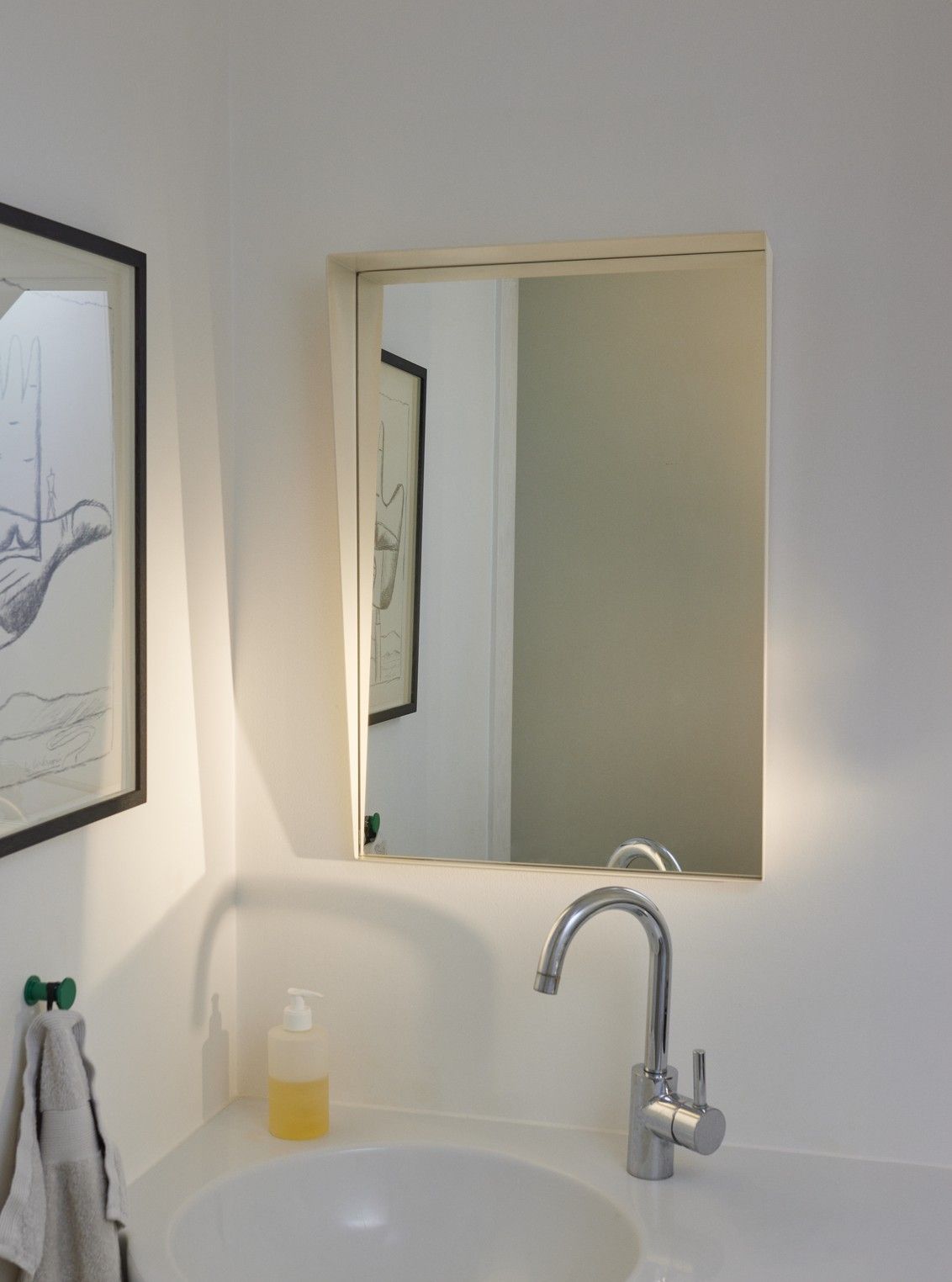 Beak Spiegel Feigen Lila Please Wait to be Seated