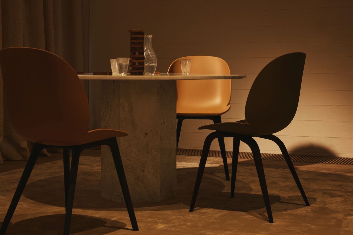 Beetle Chair Esszimmerstuhl Ungepolstert Plastik Gestell New Beige Gubi