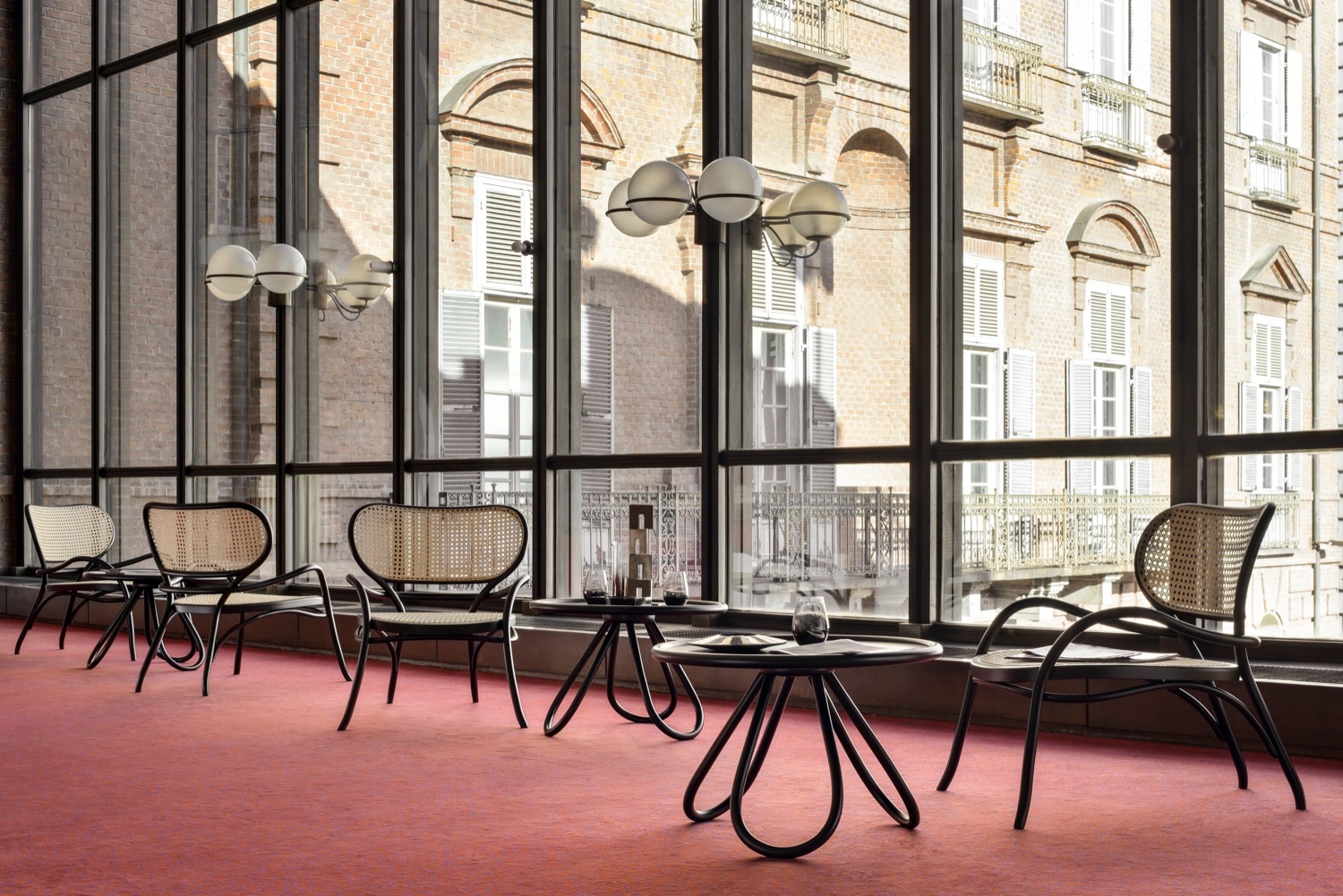 Arch Couchtisch lackiert Wiener GTV Design