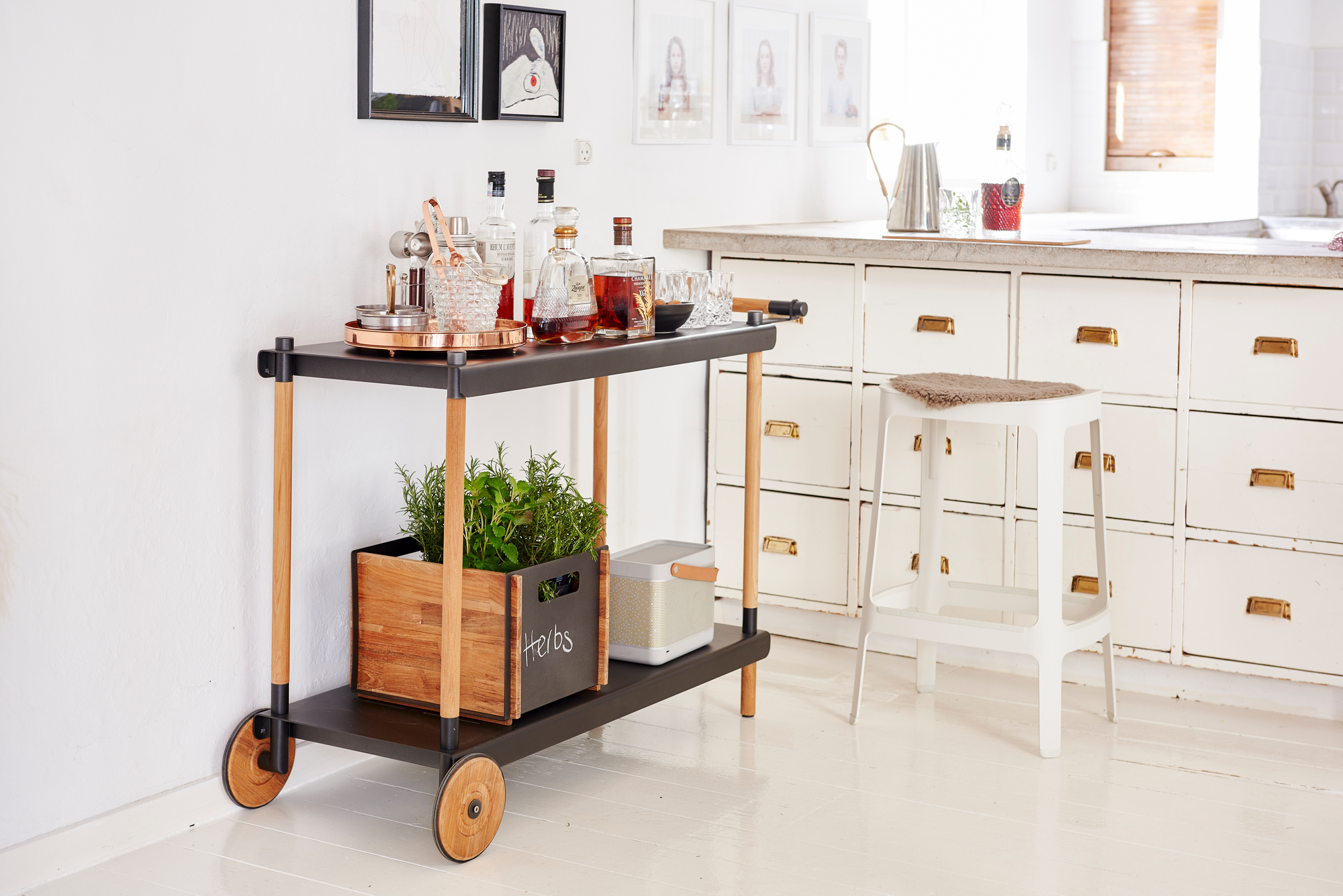 Frame Indoor / Outdoor Barwagen Cane-Line