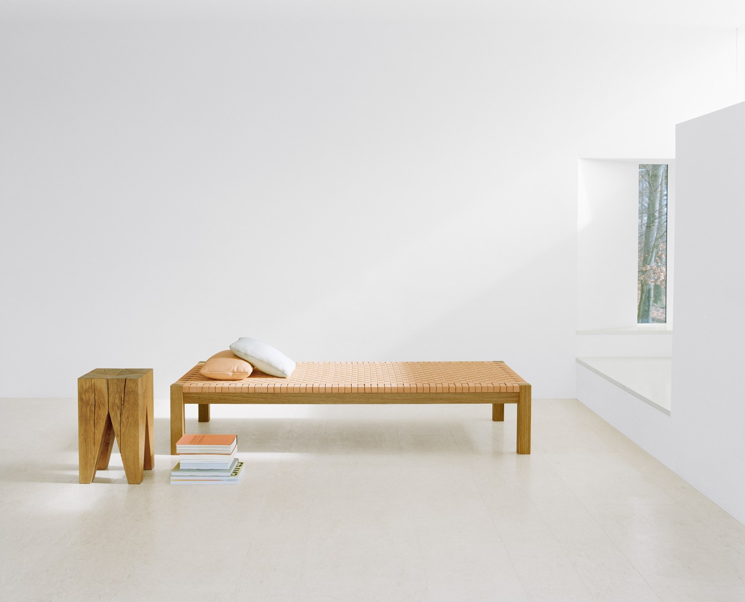 Backenzahn Hocker / Tischchen e15
