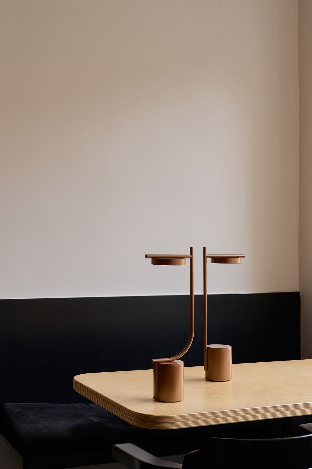 Igram Portable Table Lamp Shape J Akkuleuchte / Tischleuchte Grupa 