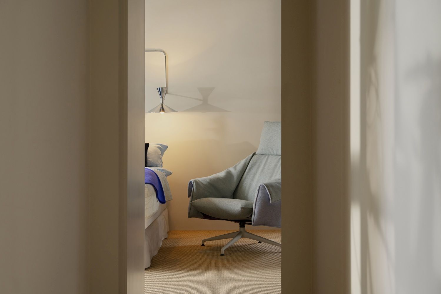 Bascule Highback Sessel mit Ottoman Vitra