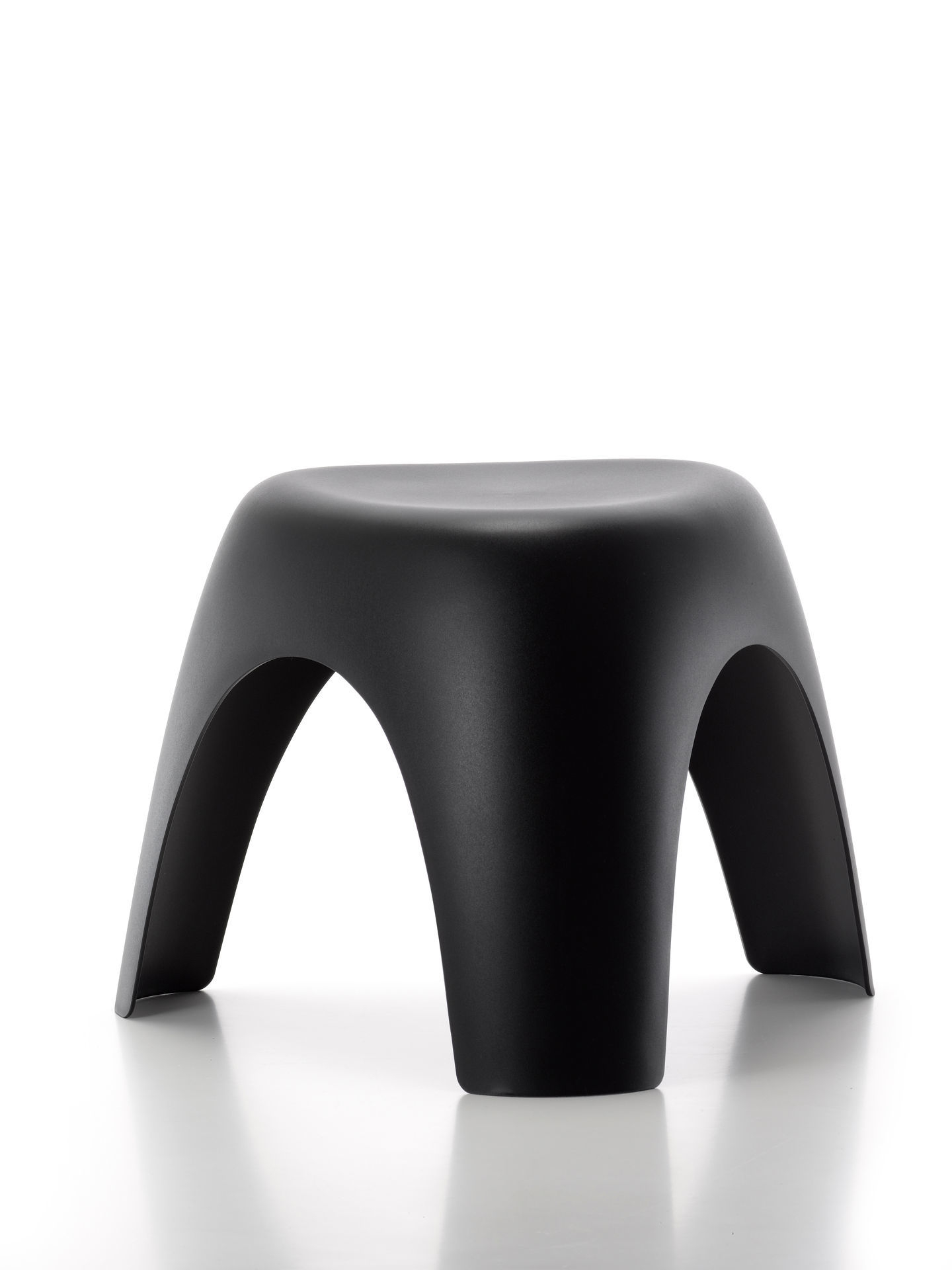 Schwarzer Elephant Stool Hocker von Vitra, moderner Design Hocker für Kinder und Erwachsene.