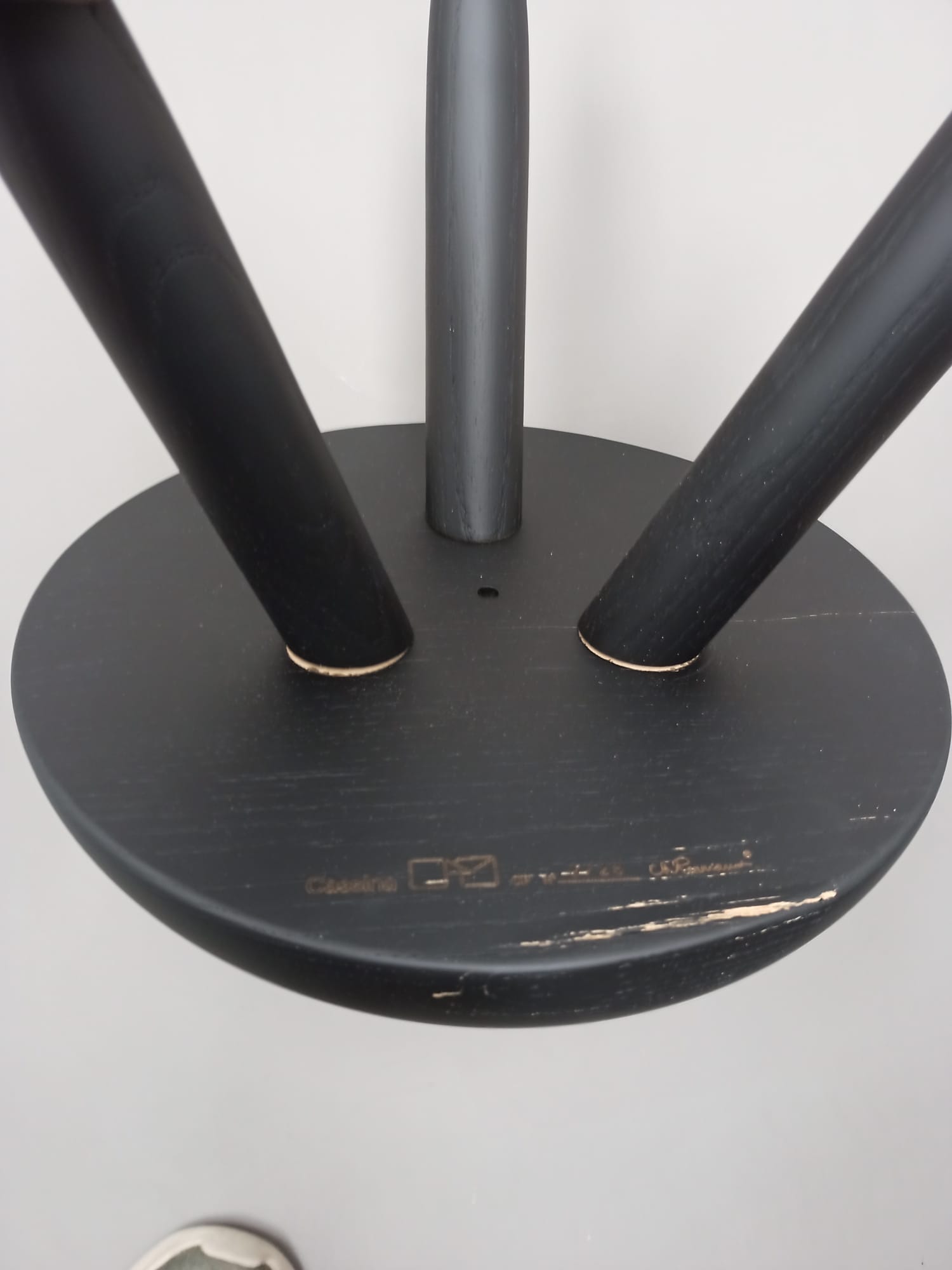 524 Tabouret Berger Hocker EICHE SCHWARZ GEBEIZT Cassina MÄNGELEXEMPLAR 