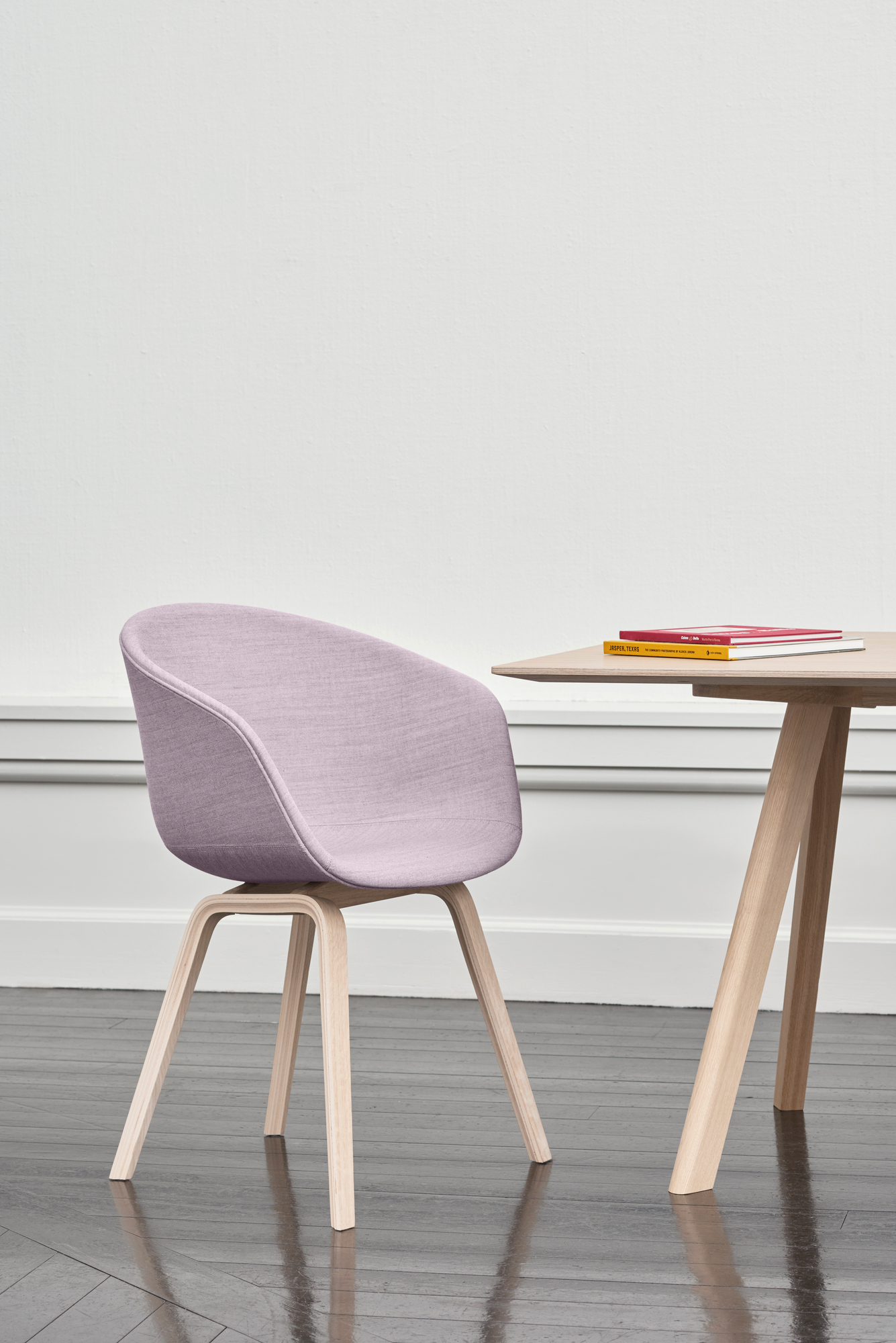 About A Chair AAC23 / AAC 23 Stuhl mit Vollpolster Hay About A Chair AAC23 / AAC 23 Stuhl mit Vollpolster Hay