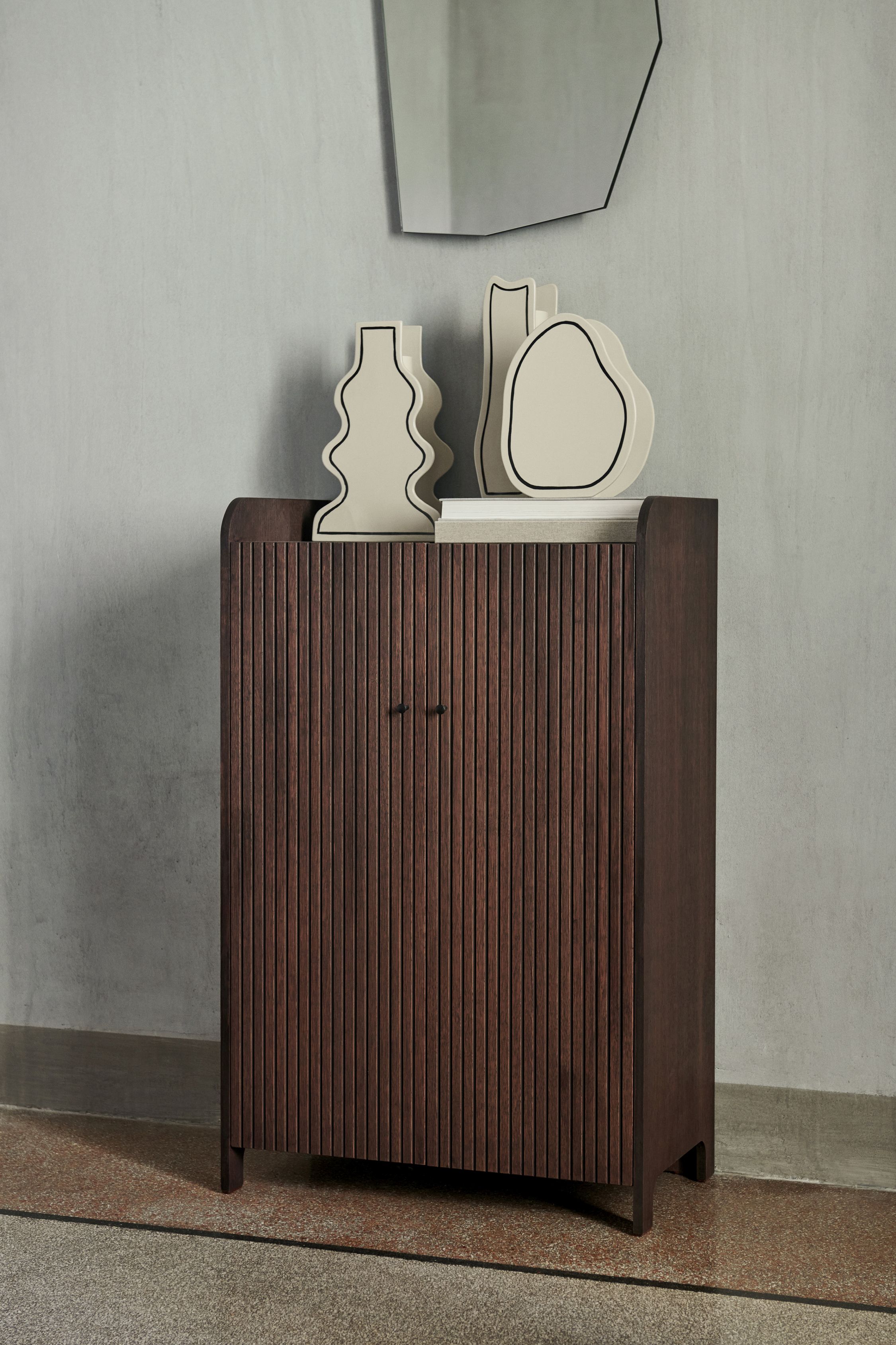 Sill Schrank niedrig dunkel gebeizte Eiche Ferm Living