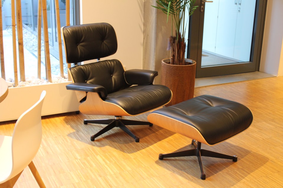 Eames Lounge Chair & Ottoman Sessel Leder Premium Vitra VORZUGSKOMBINATION
