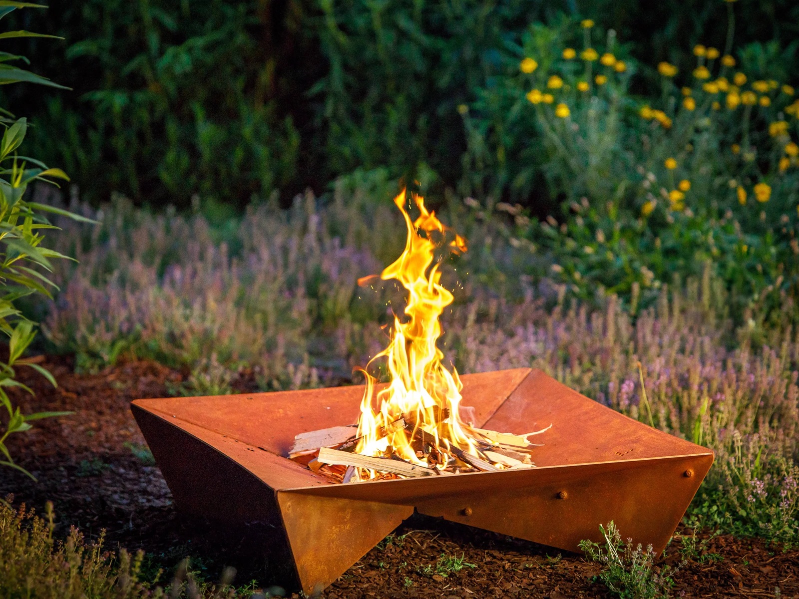 Fluxus Feuerschale quadratisch Keilbach