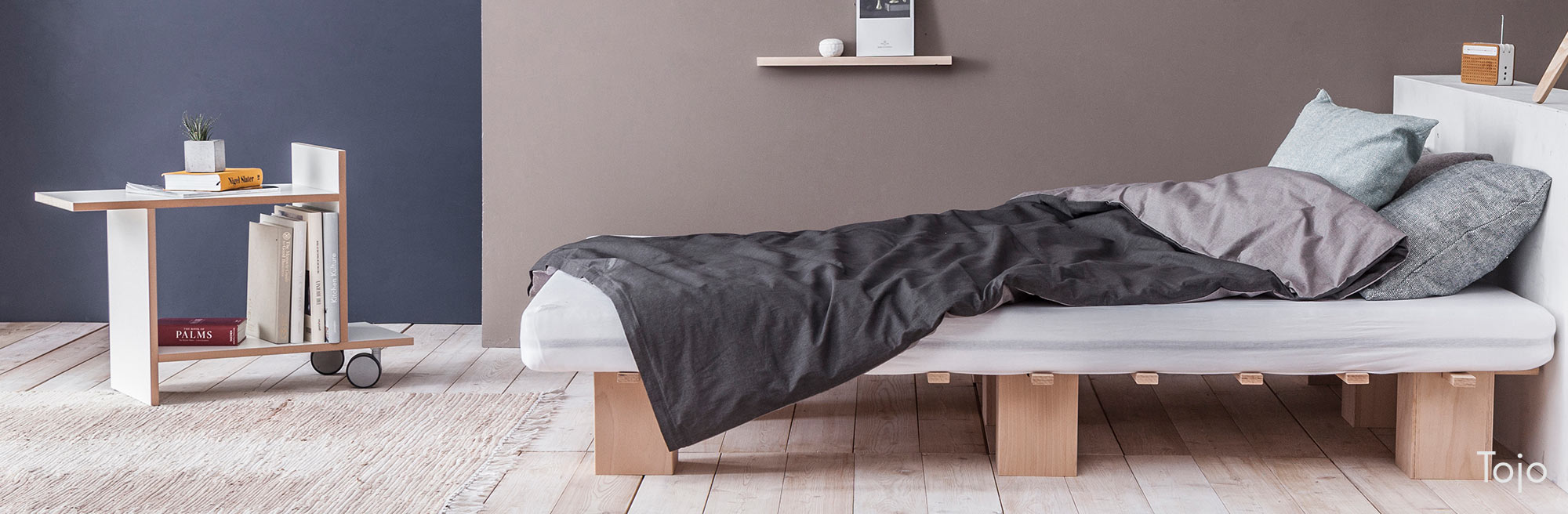 System Bett Tojo mit Cube Nachttisch geschenkt! System Bett Tojo mit Cube Nachttisch geschenkt!