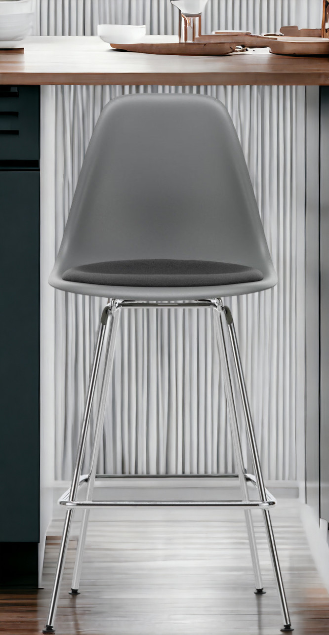 Eames Plastic Bar Stool Barhocker Medium mit Sitzpolster Vitra