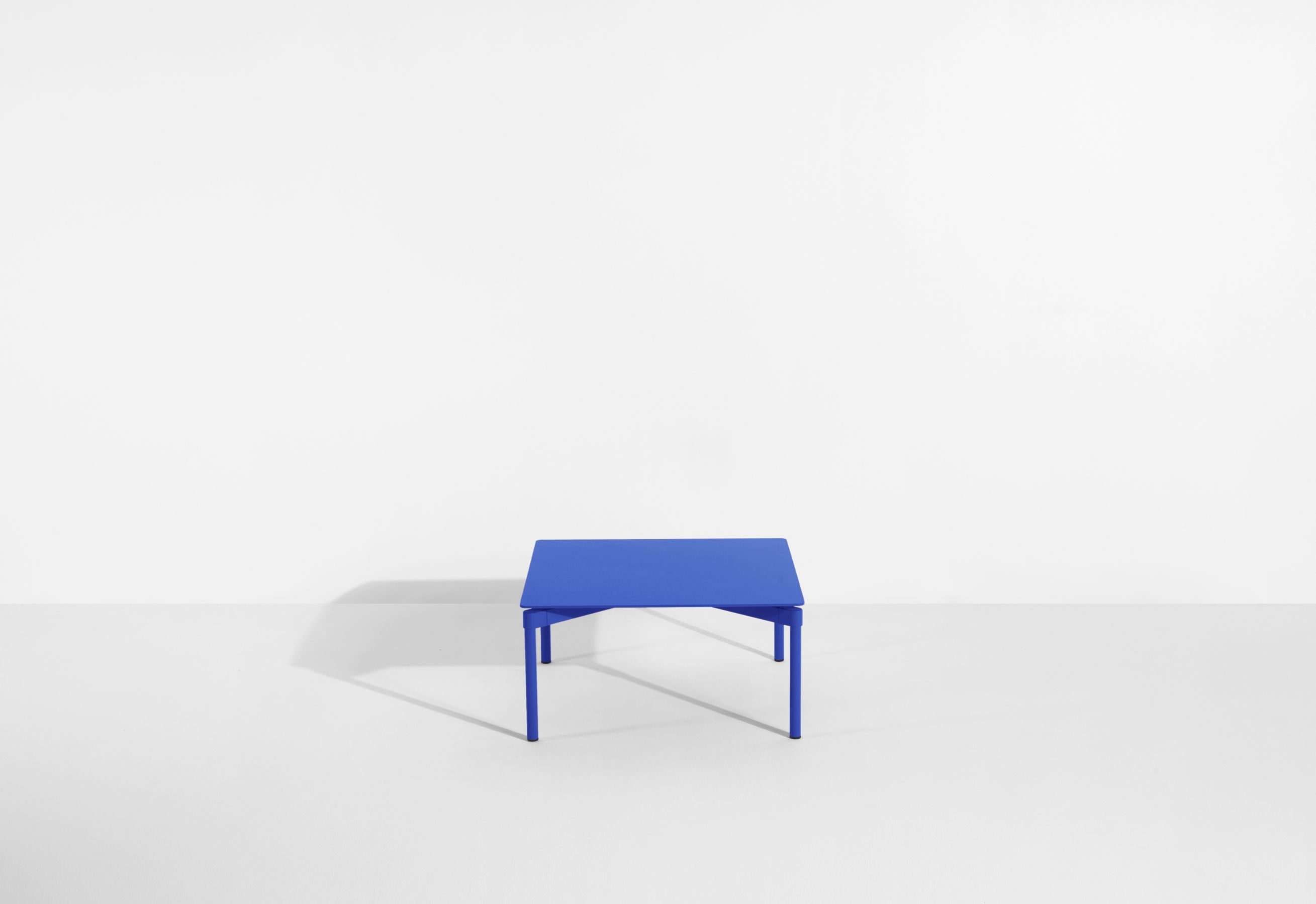 Fromme Coffee Table Couchtisch Petite Friture Blau Fromme Coffee Table Couchtisch Petite Friture Blau