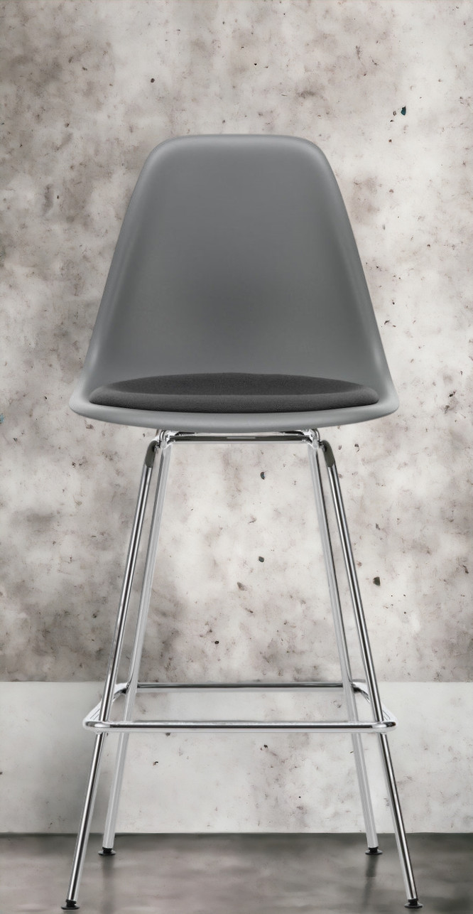 Eames Plastic Bar Stool Barhocker Medium mit Sitzpolster Vitra