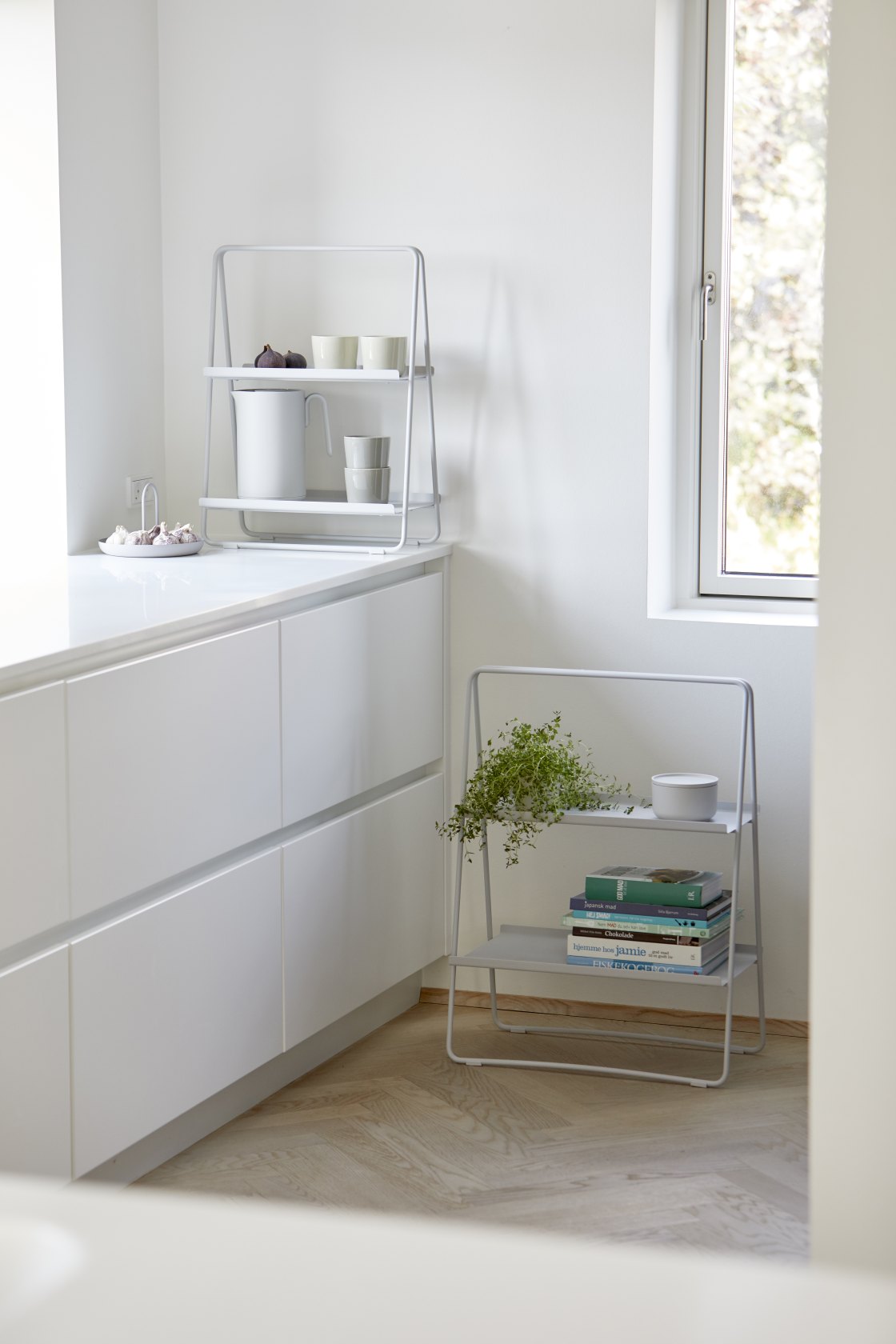 A-Table Shelving Unit Tisch / Regal Zone Denmark EINZELSTÜCK
