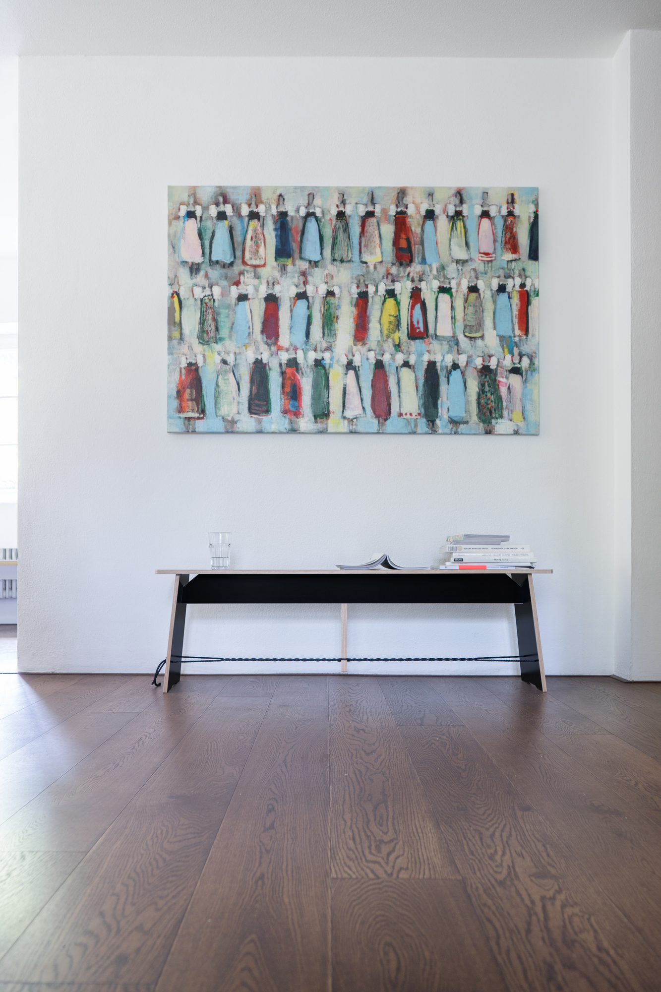 Langer Max Sitzbank 140 cm schwarz Seil rot Nils Holger Moormann