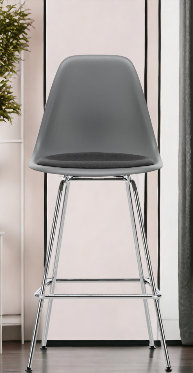 Eames Plastic Bar Stool Barhocker Medium mit Sitzpolster Vitra