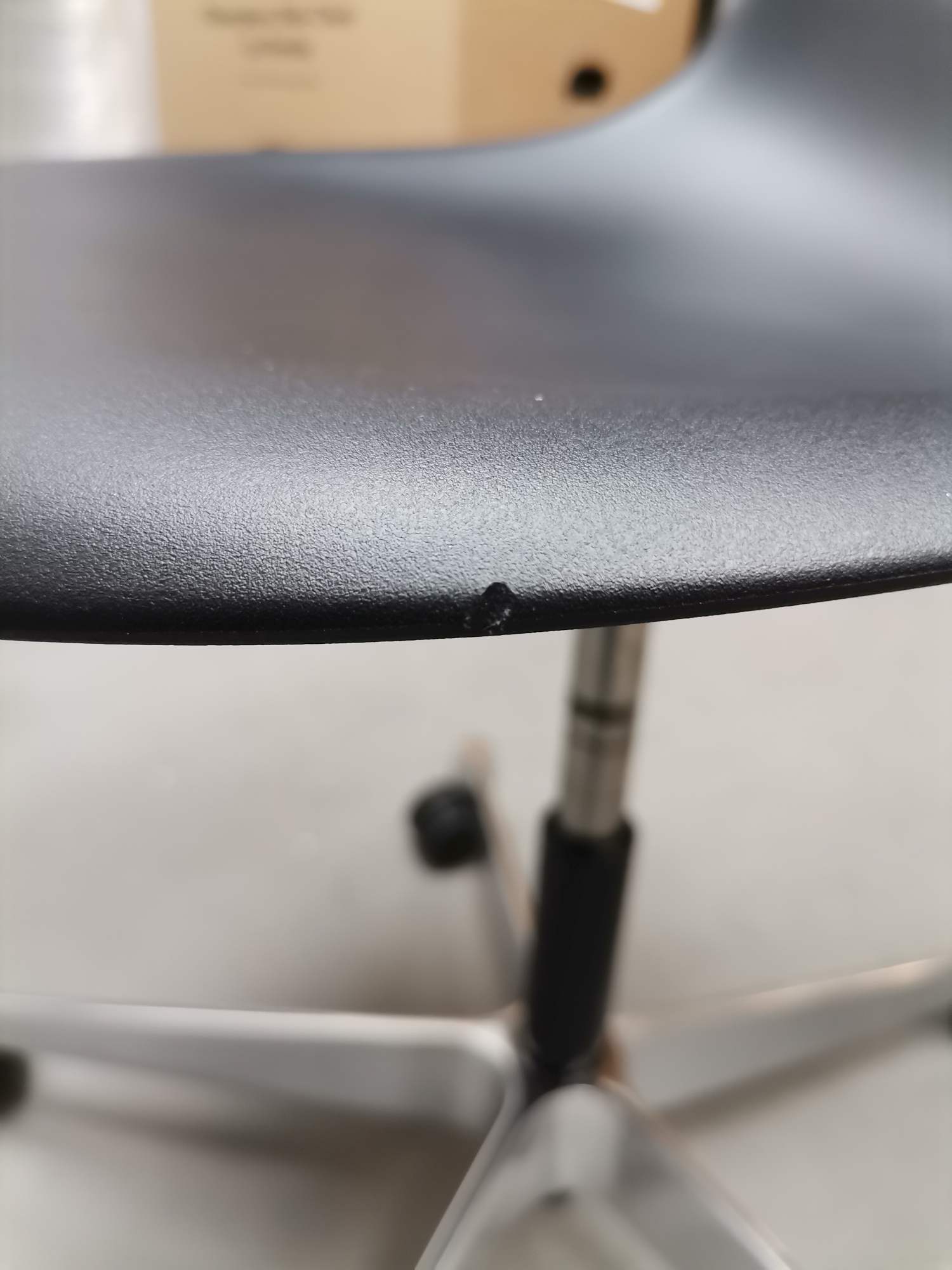 Eames Plastic Side Chair PSCC Drehstuhl SCHWARZ / POLIERT Vitra MÄNGELEXEMPLAR
