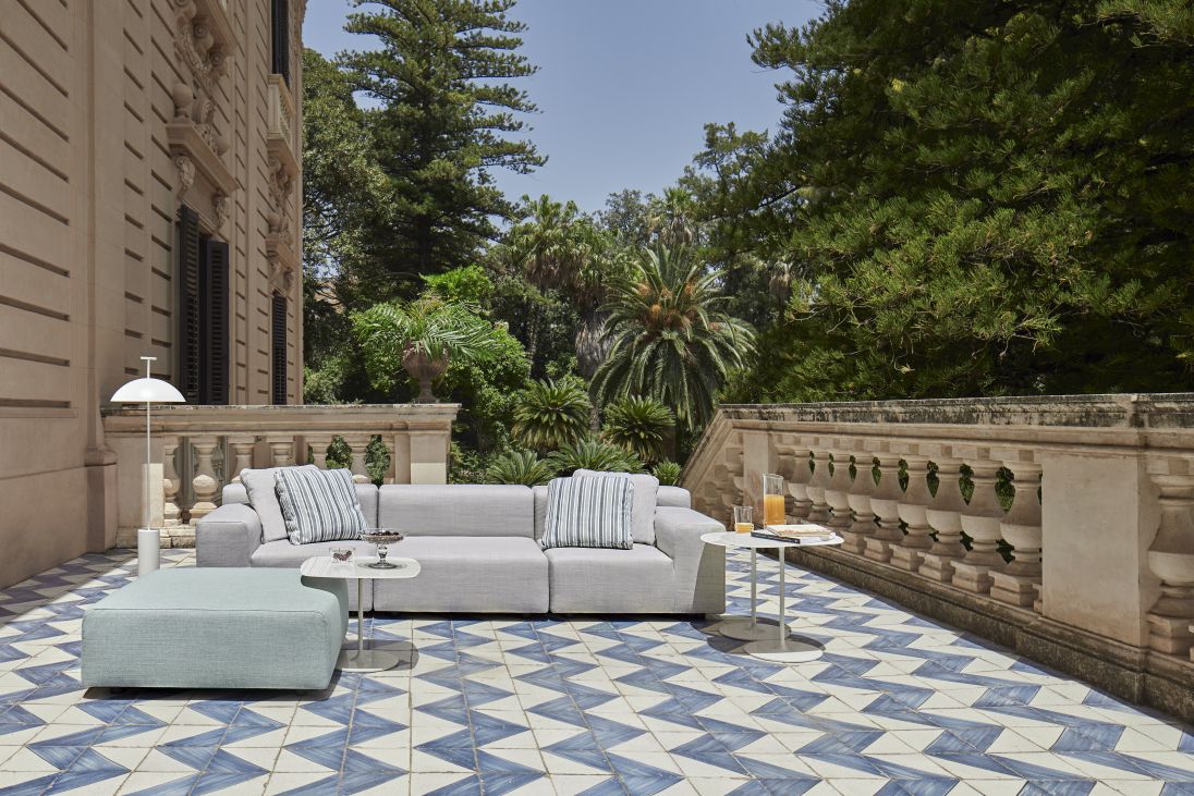 Plastics Outdoor Sofa 2-Sitzer Kartell