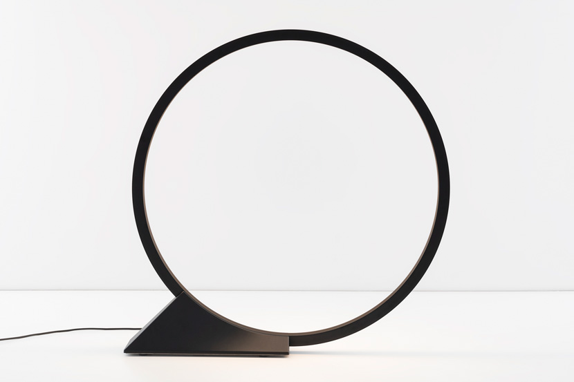 O Floor Indoor Stehleuchte LED Artemide