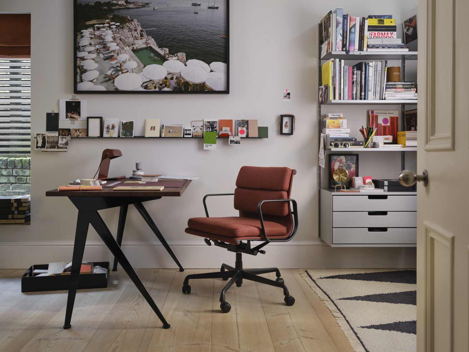 Tripod Clock Tischuhr Vitra