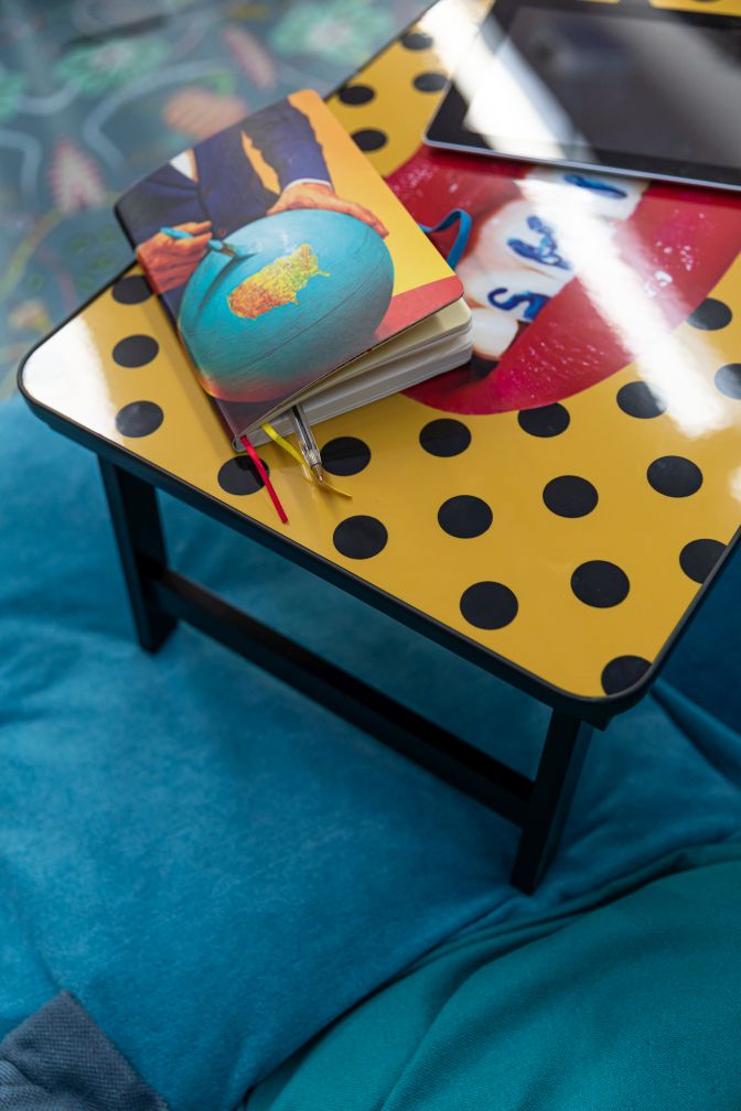 Toiletpaper Sofa Tray Tablett klappbar Seletti