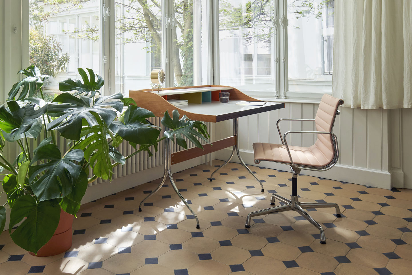 Aluminium Chair EA 104 / EA104 Stuhl Vitra