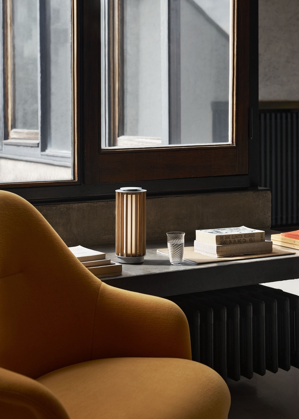 Rely HW139 Lounge Chair Sessel AndTradition