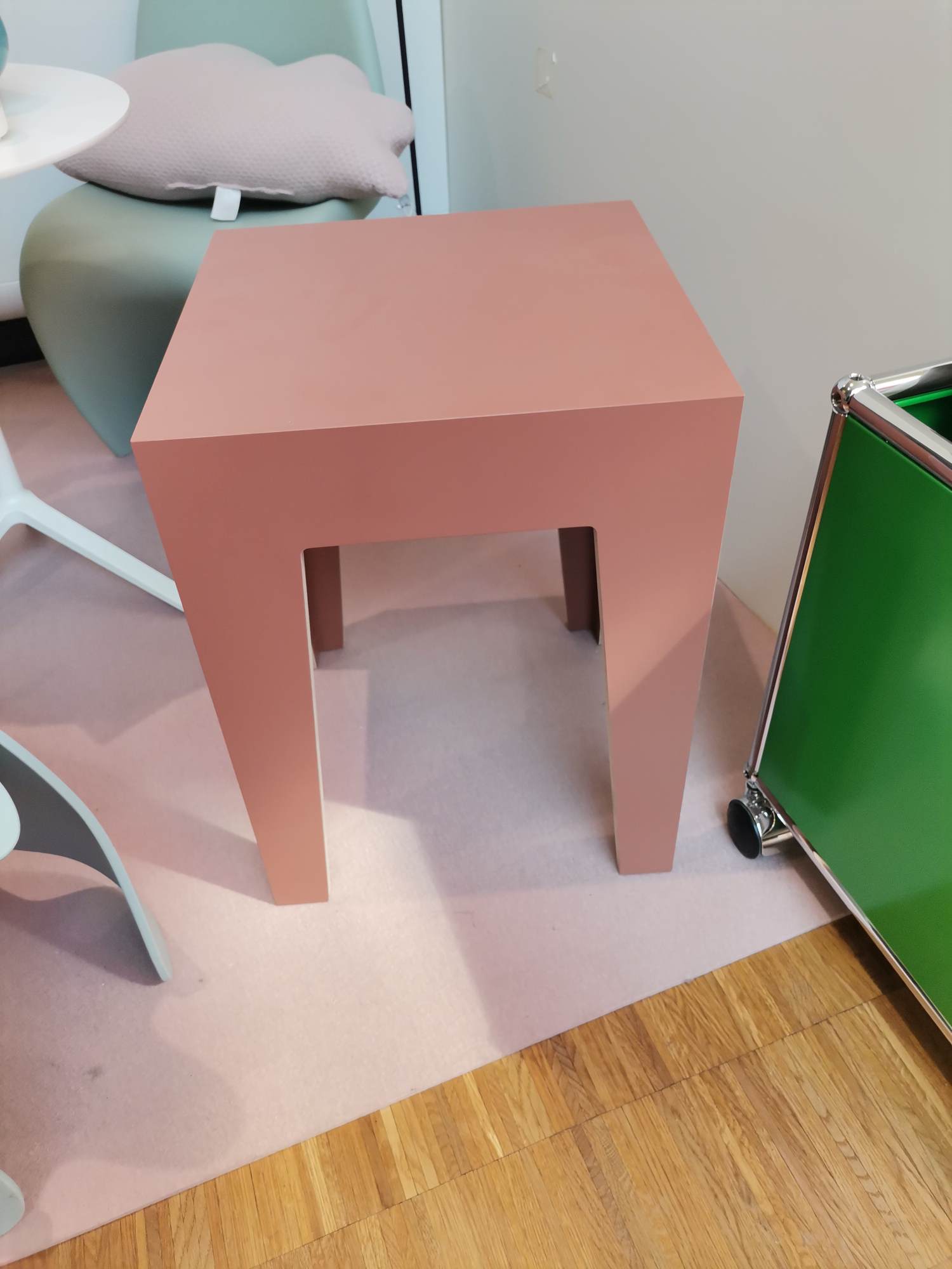 HENRIK Hocker TERRAKOTTA Das ganze Leben AUSSTELLUNGSSTÜCK 