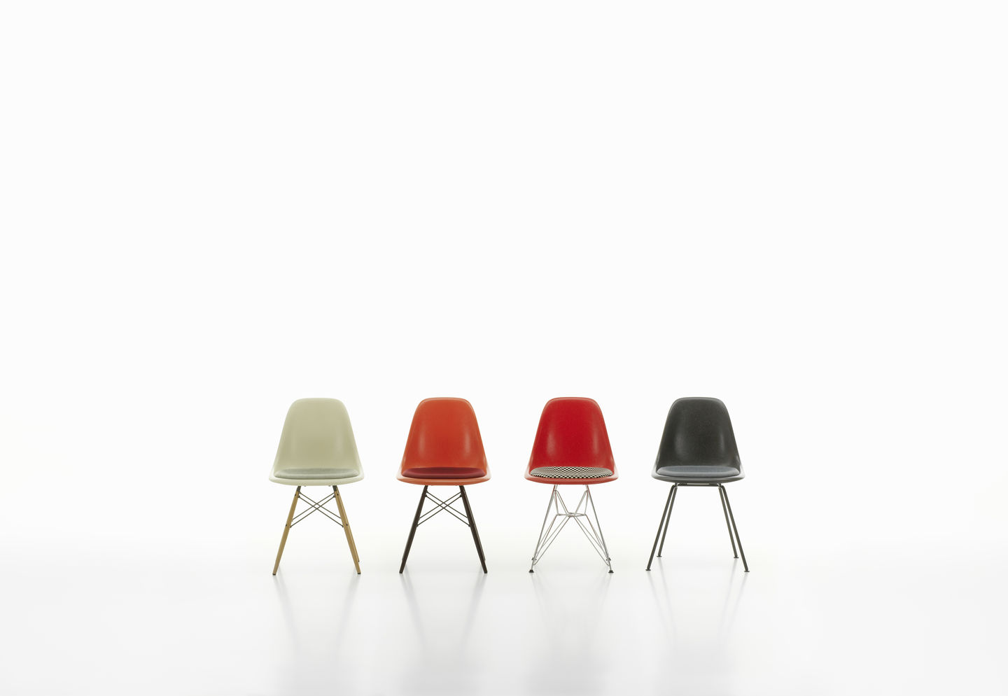 Eames Fiberglass Chair DSR Stuhl mit Sitzpolster Vitra