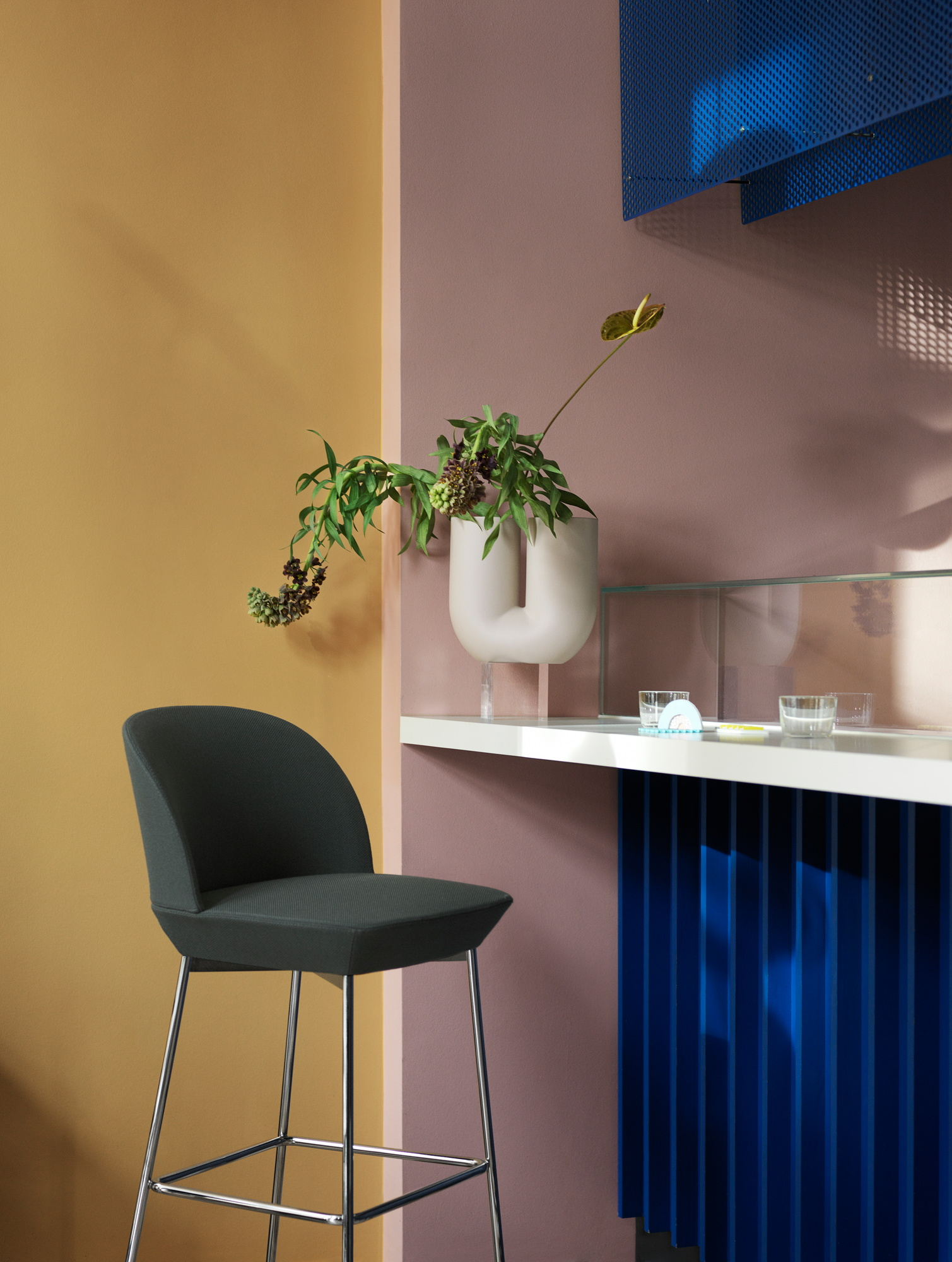 Oslo Counter Stool Barhocker H 65 cm Muuto