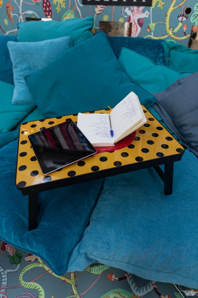 Toiletpaper Sofa Tray Tablett klappbar Seletti