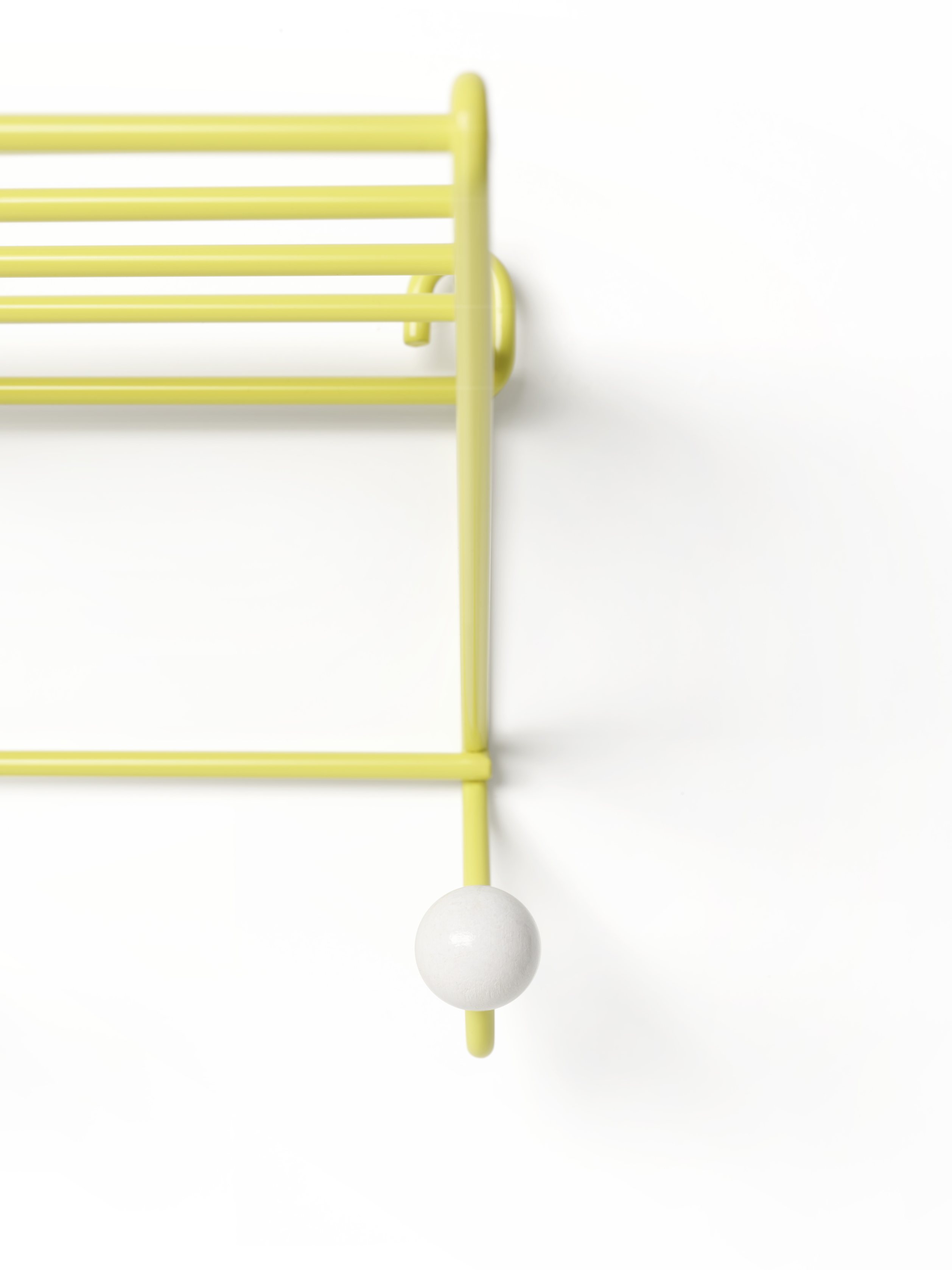 DZ 05 Garderobe Spectrum Gelb PMS 107