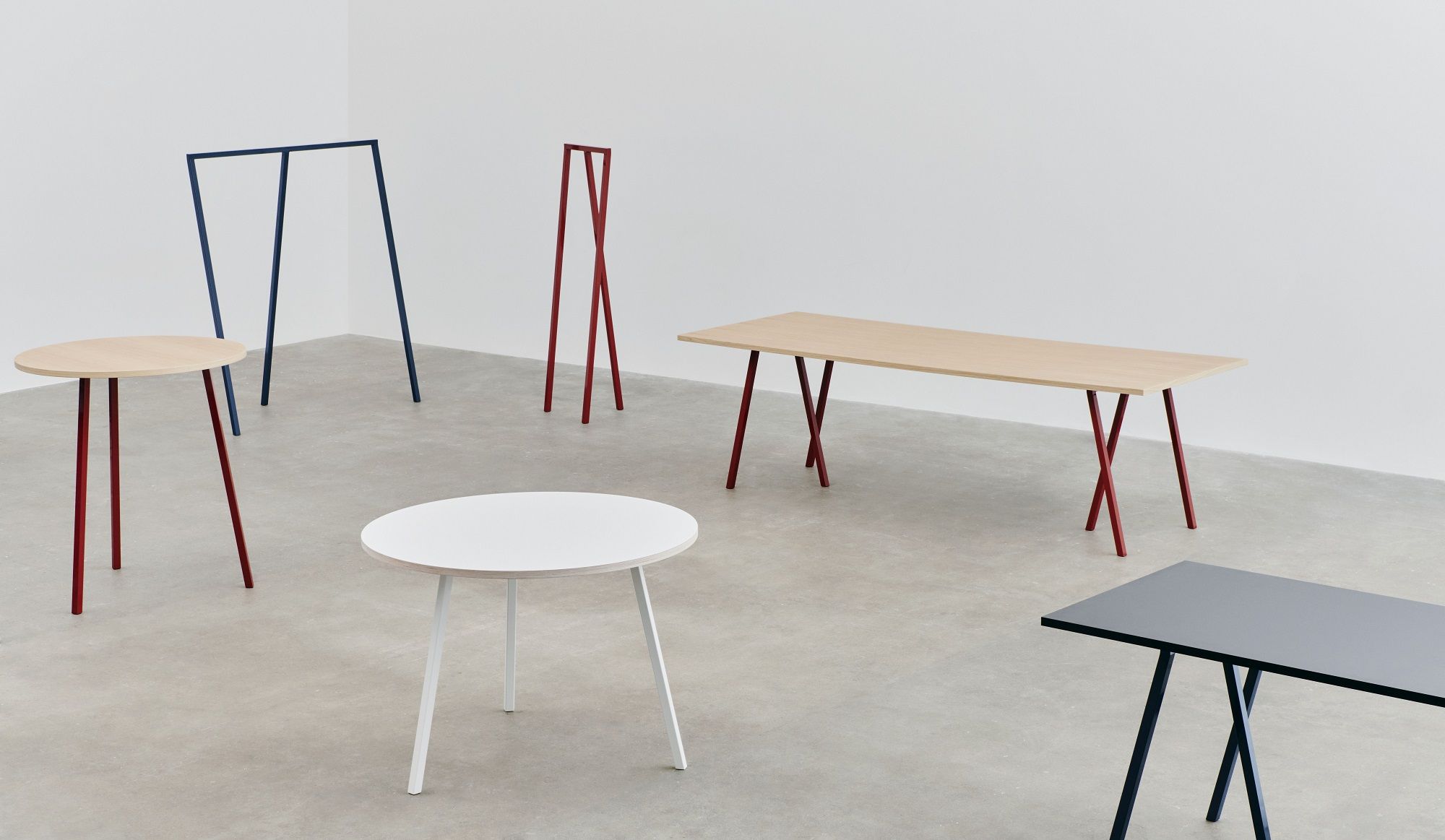Loop Stand Table Inclusive Support Tisch / Esstisch 160 Hay