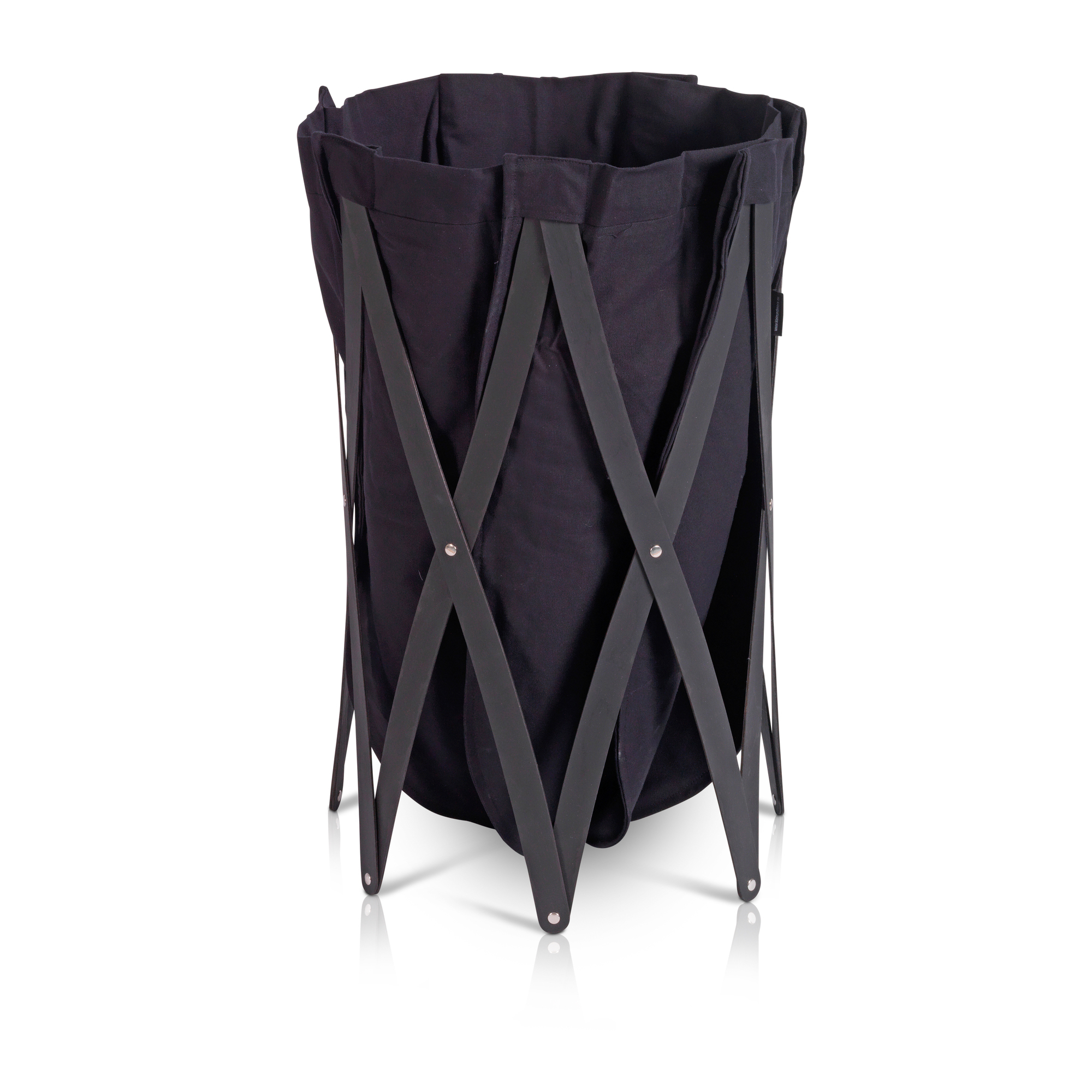 Marie Pi Wäschekorb Klein & More schwarz schwarz Schwarzer Marie Pi Wäschekorb von Klein & More mit faltbarem Gestell und Stoffeinsatz.
