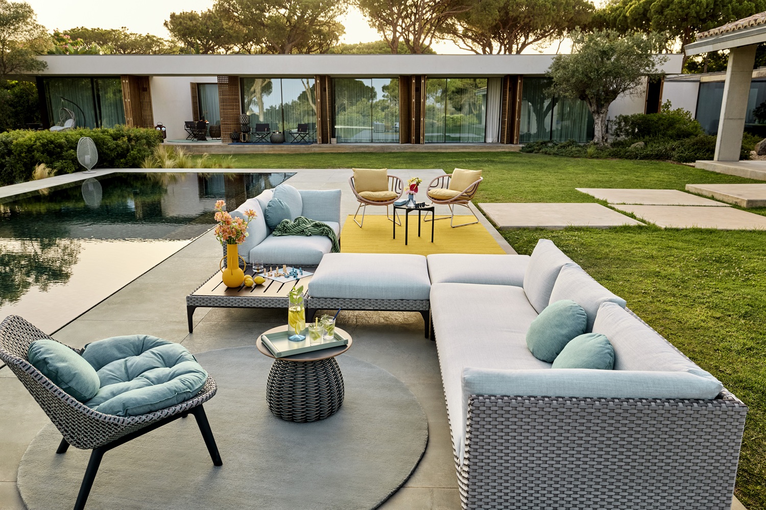 Mbrace Alu Outdoor Club Chair Sessel Dedon