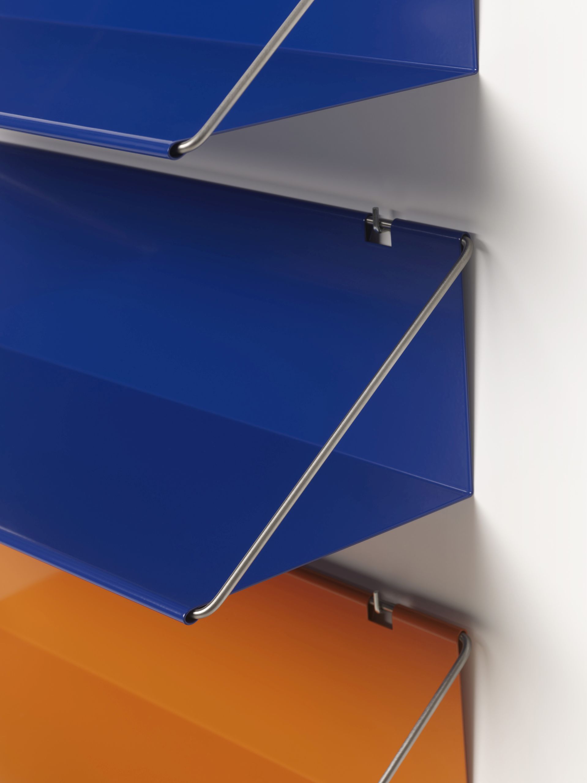 Utrecht DW 01 Regal Ultramarineblau Spectrum