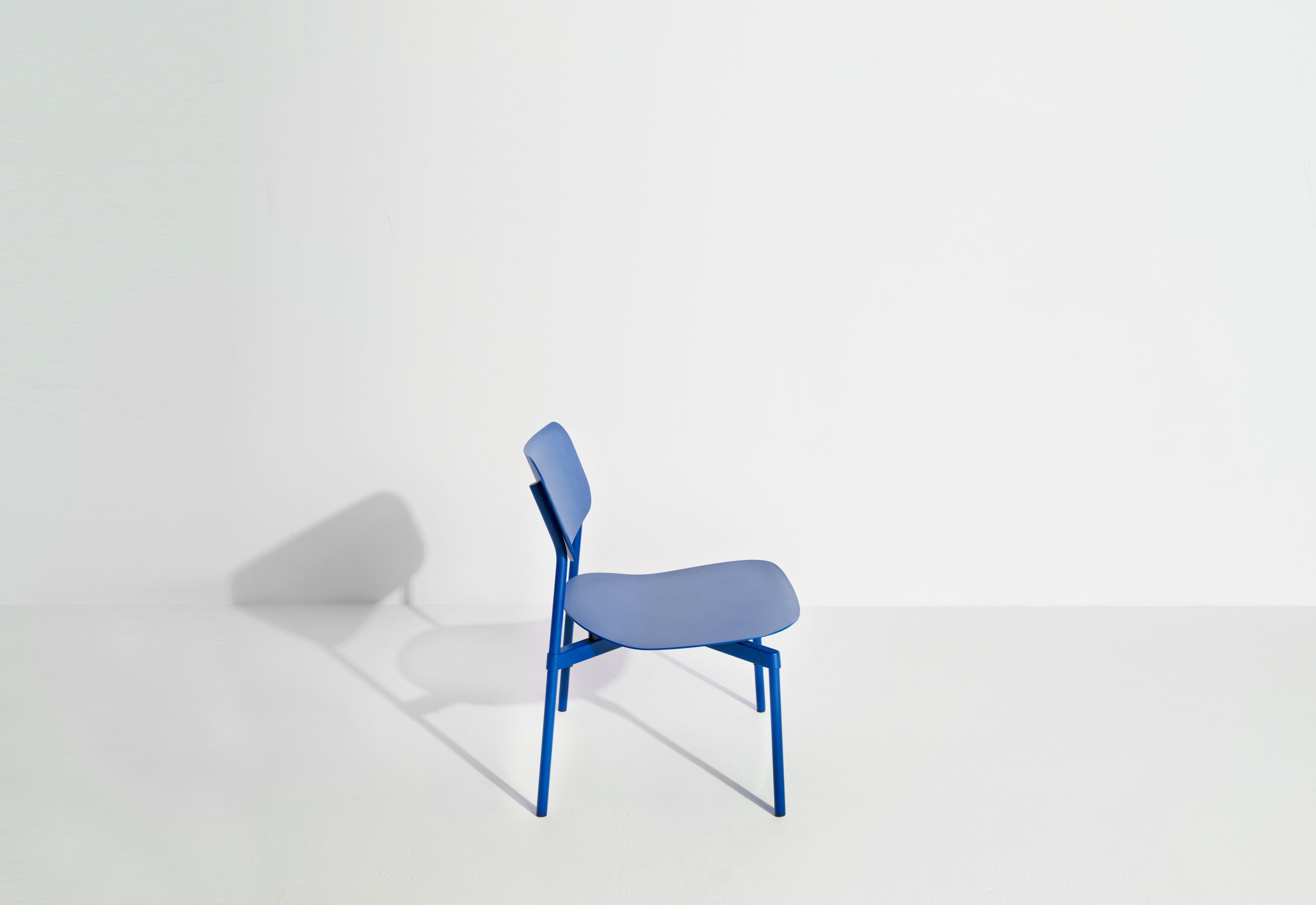 Fromme Lounge Chair Sessel Petite Friture Blau Fromme Lounge Chair Sessel Petite Friture Blau