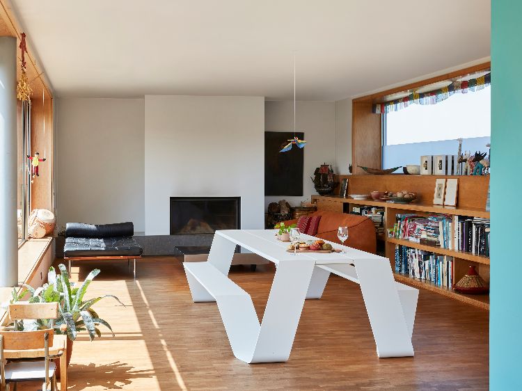 Hopper Picnic AA Bank Outdoor Extremis