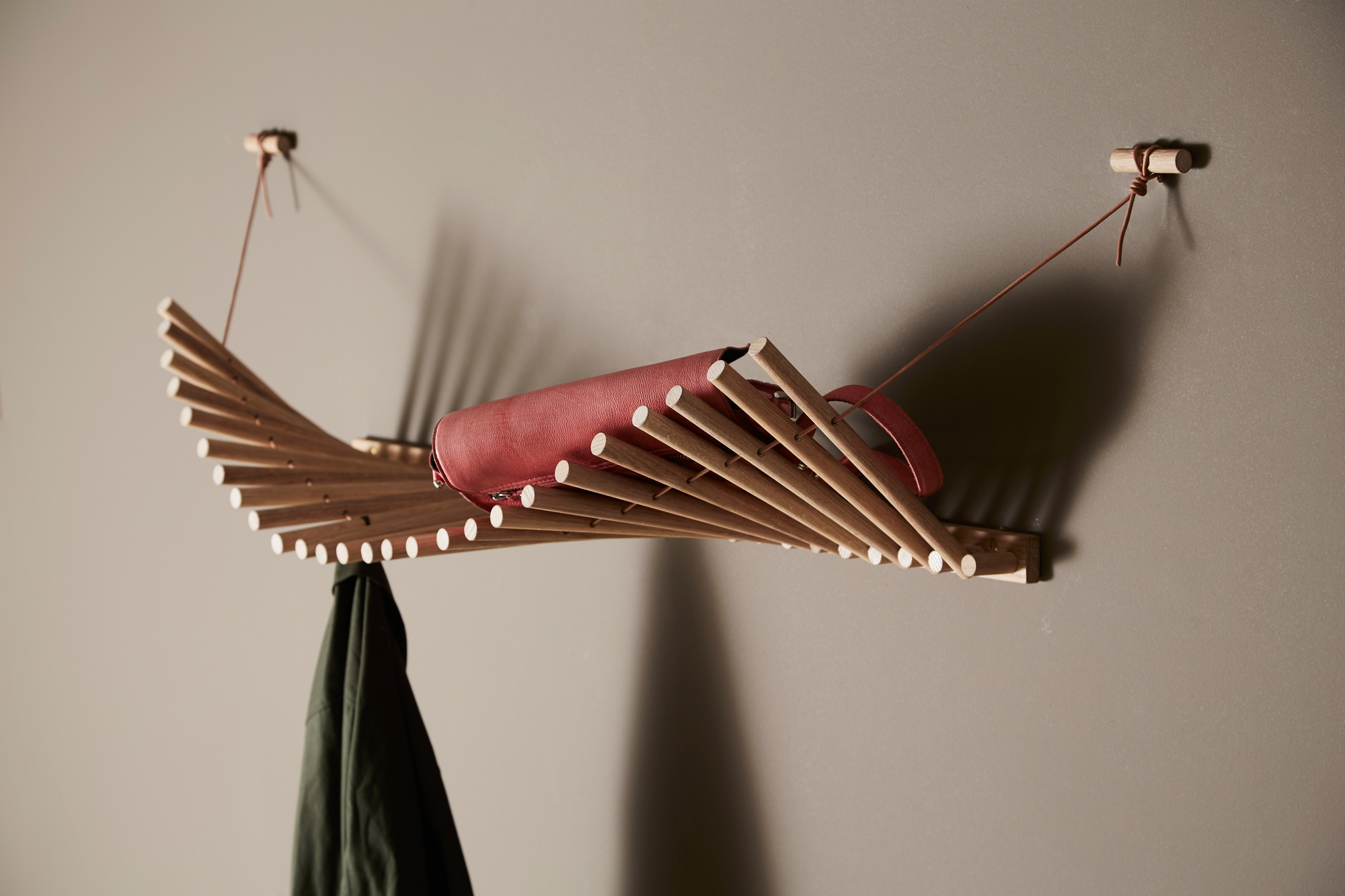 Knaegt Coat Rack Wandgarderobe Woud