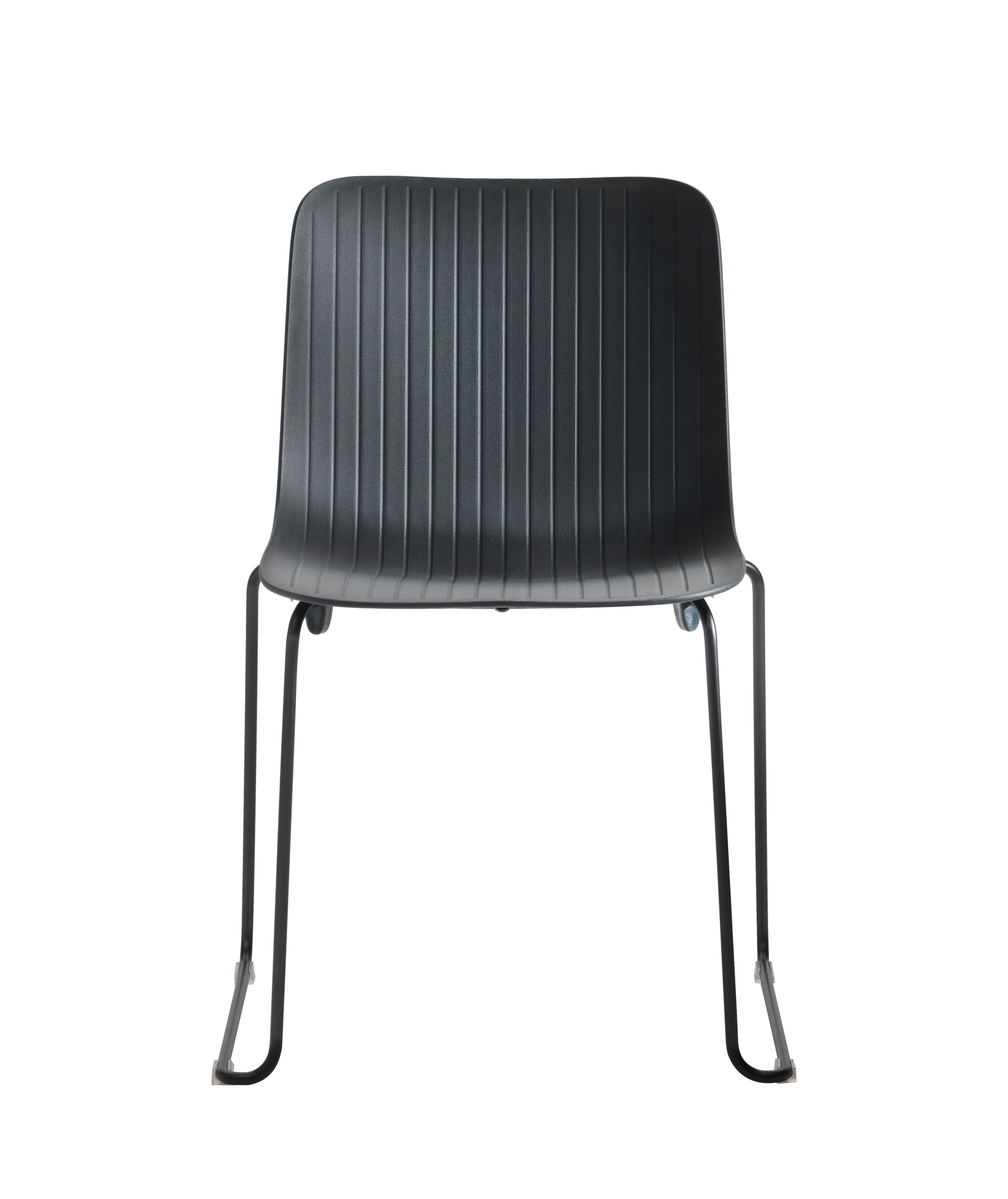 Schwarzer Dragonfly Stuhl von Segis mit Kufengestell, ohne Armlehnen, für Büro und Wohnen.