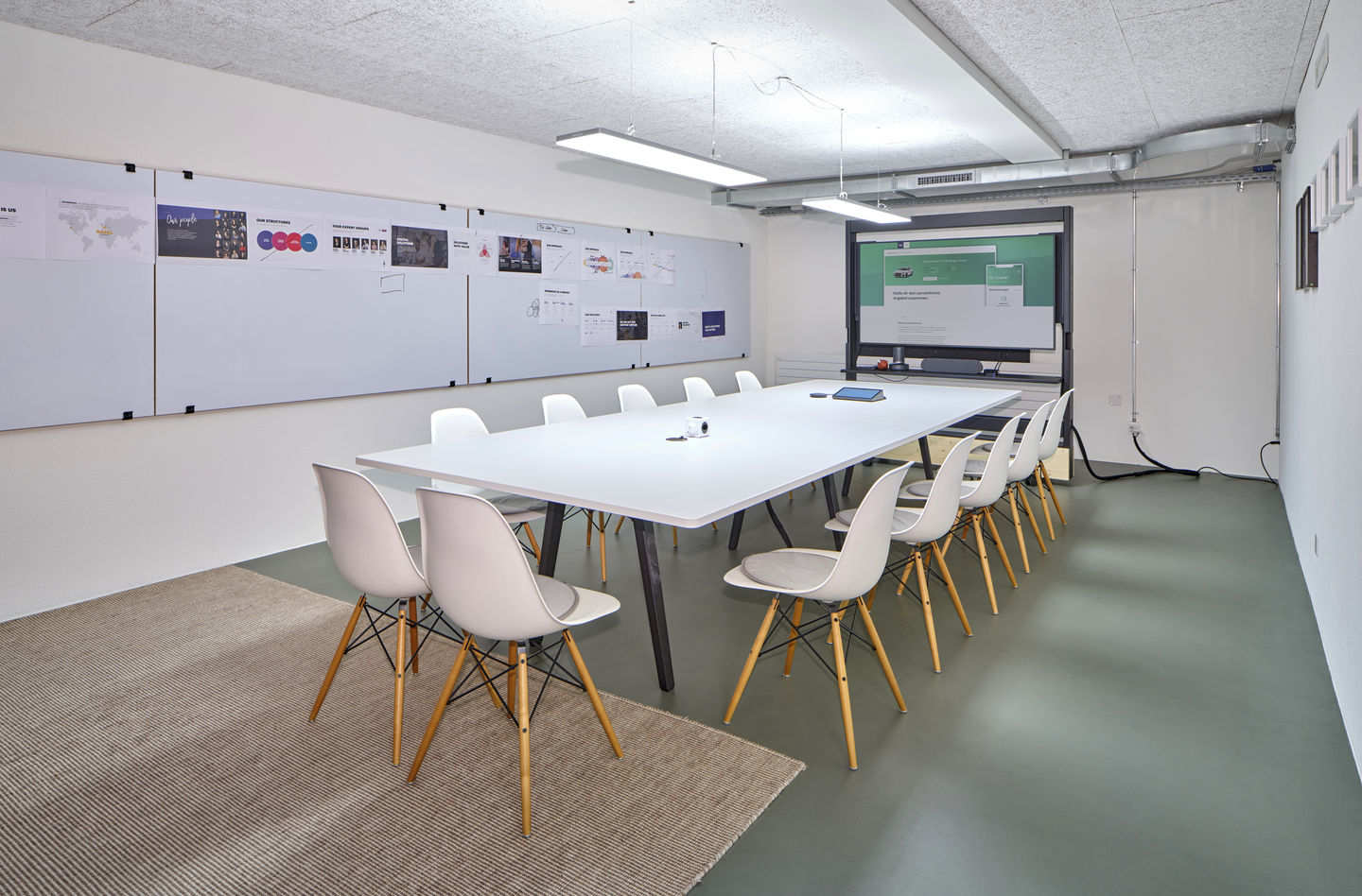 Eames Fiberglass Chair DSW Stuhl mit Sitzpolster Vitra