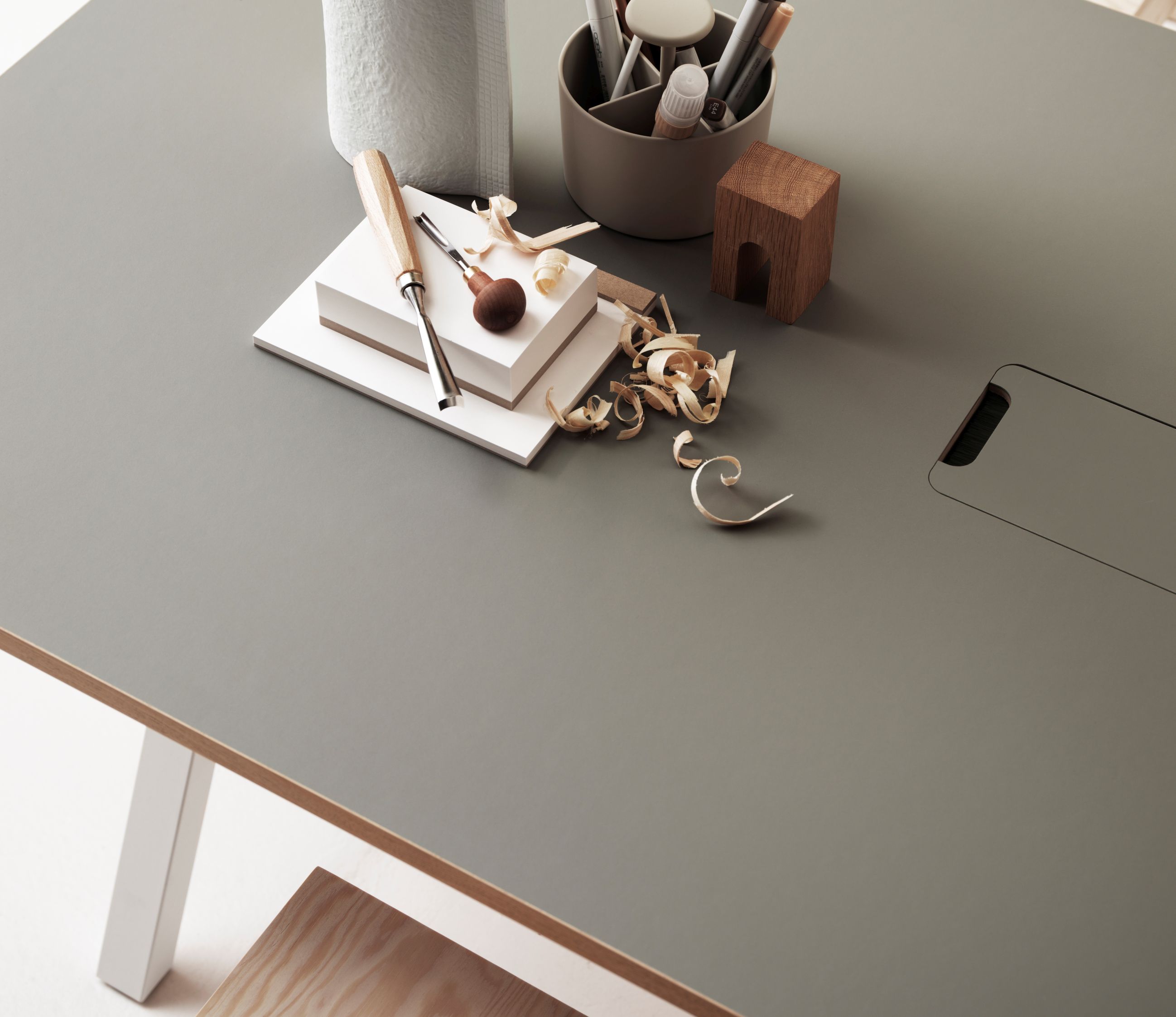 Works Schreibtisch Fix B140cm String Furniture