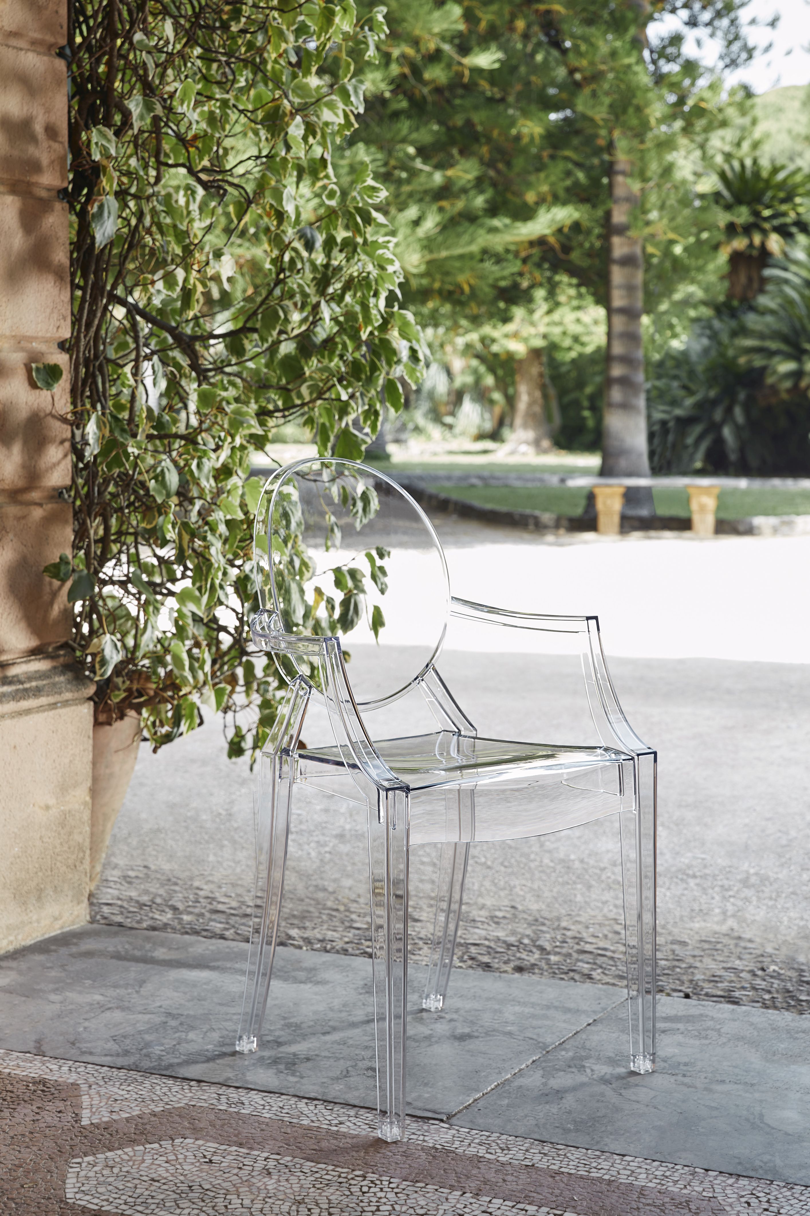 Louis Ghost Armlehnenstuhl glasklar Kartell