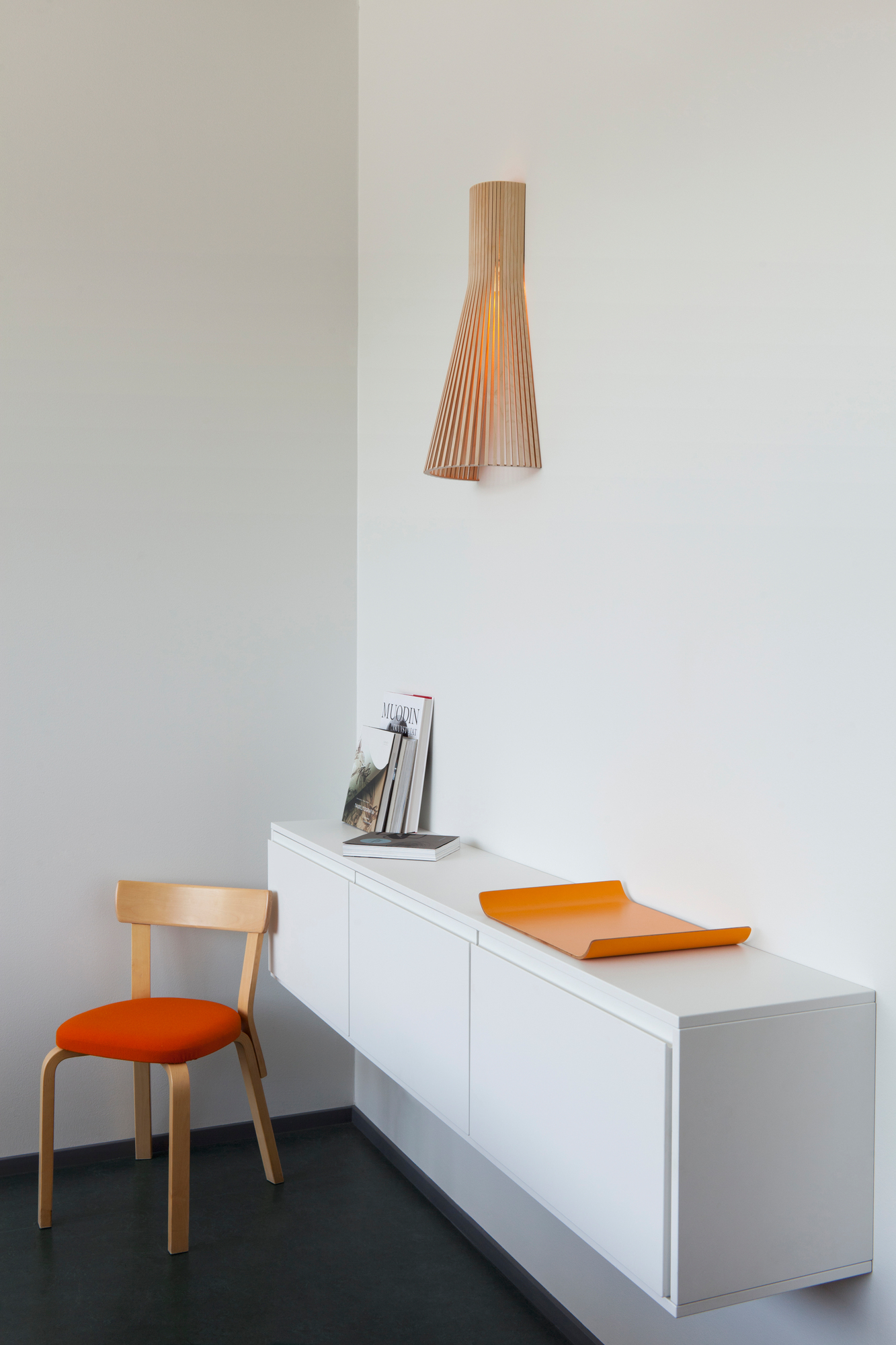 Secto 4230 LED Wandleuchte Secto Design Birke