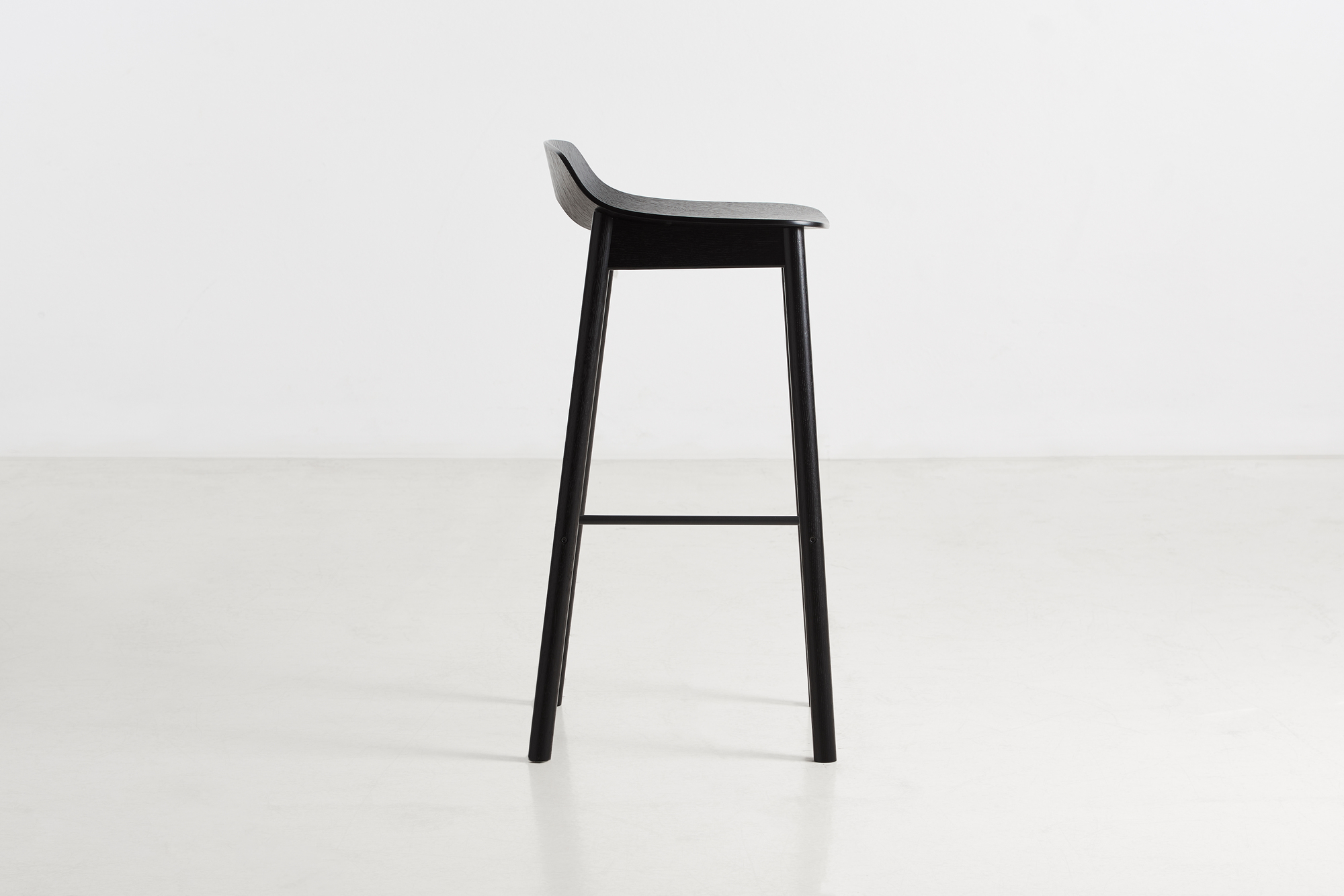 Mono Barhocker Schwarz Lackierte Esche Woud