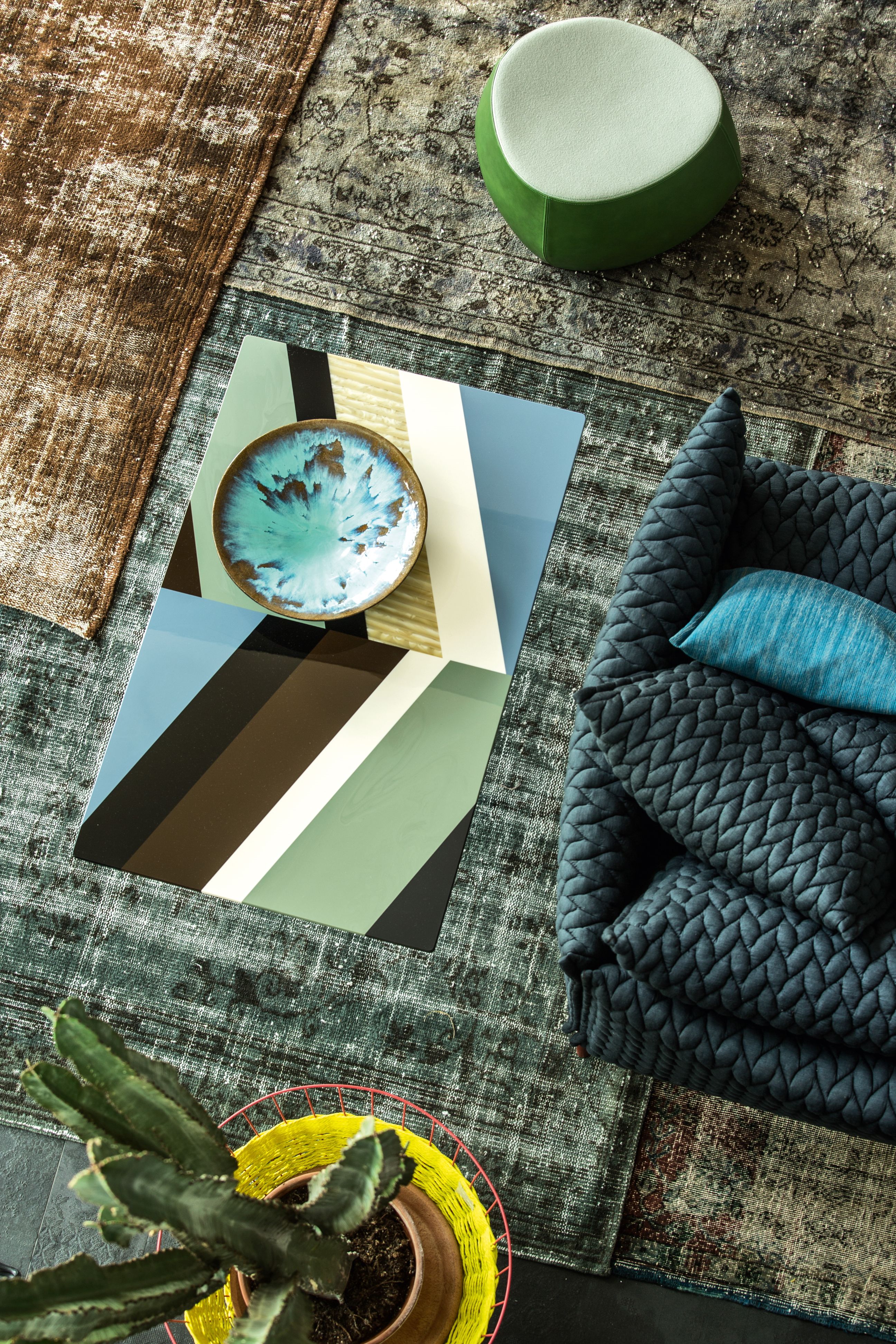 Fishbone Tisch 108x68x40 blau Moroso