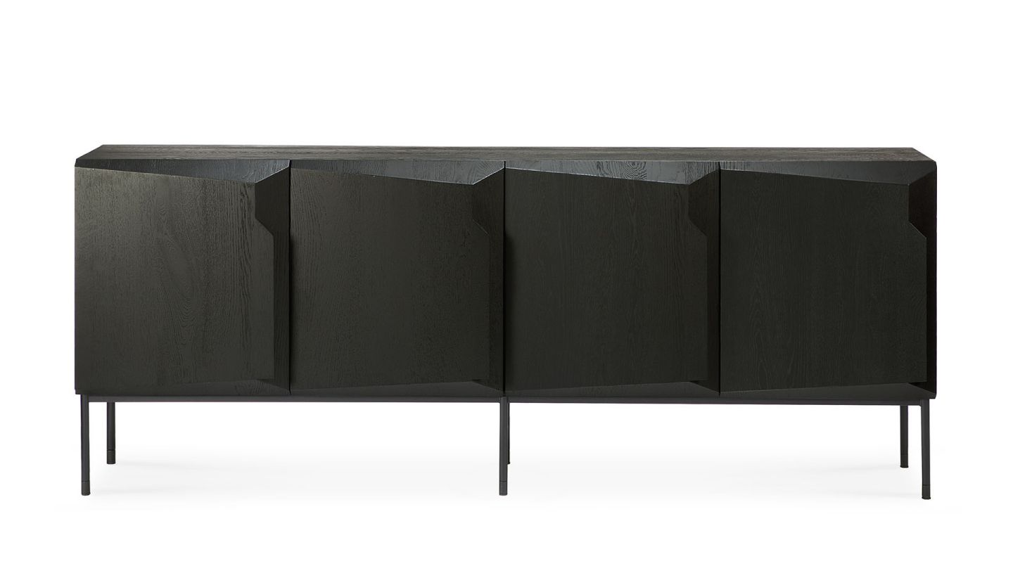 Schwarze Stairs Anrichte von Ethnicraft aus Eiche mit vier Türen und filigranem Metallgestell.